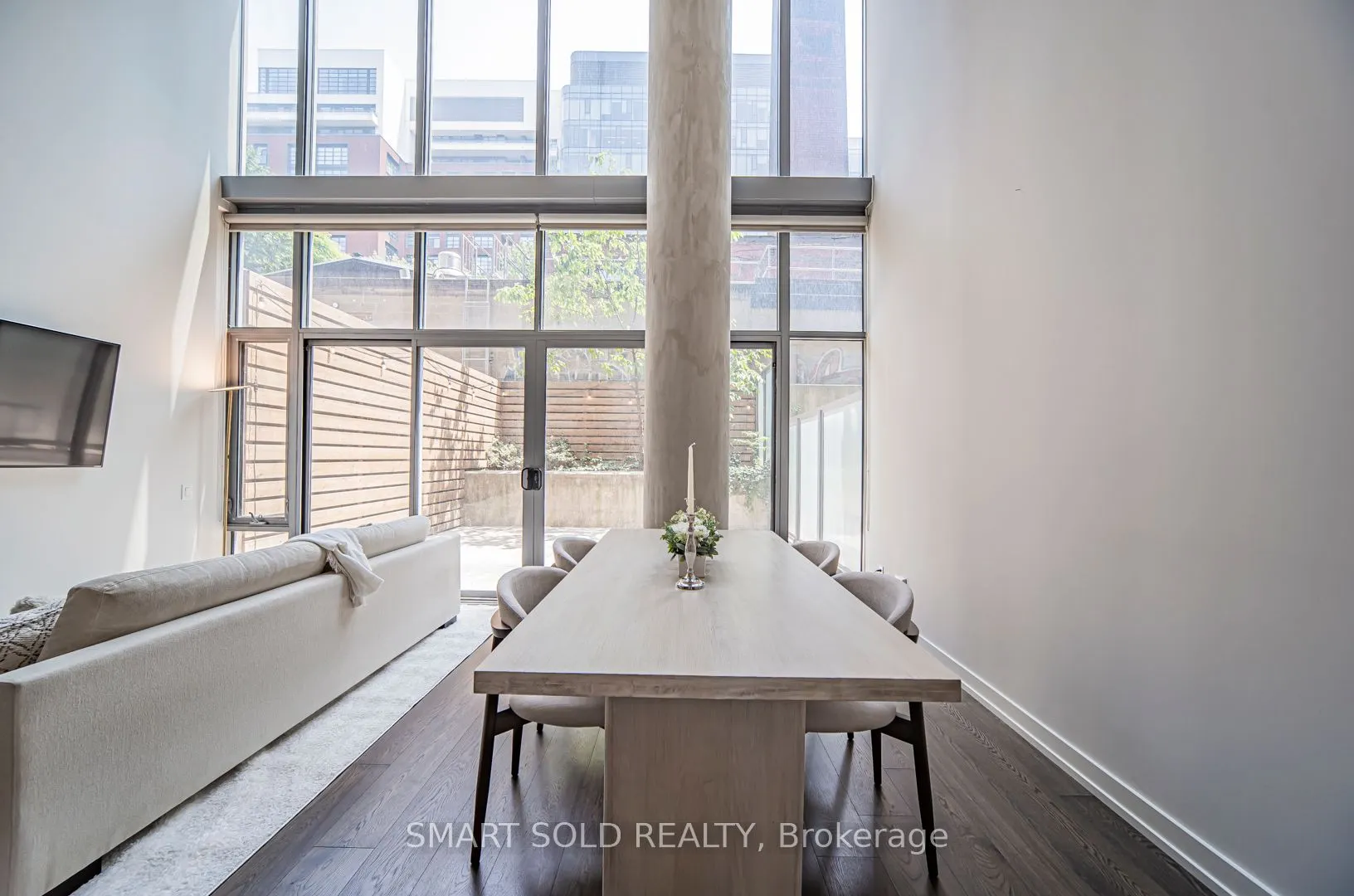 650 King Street W #106