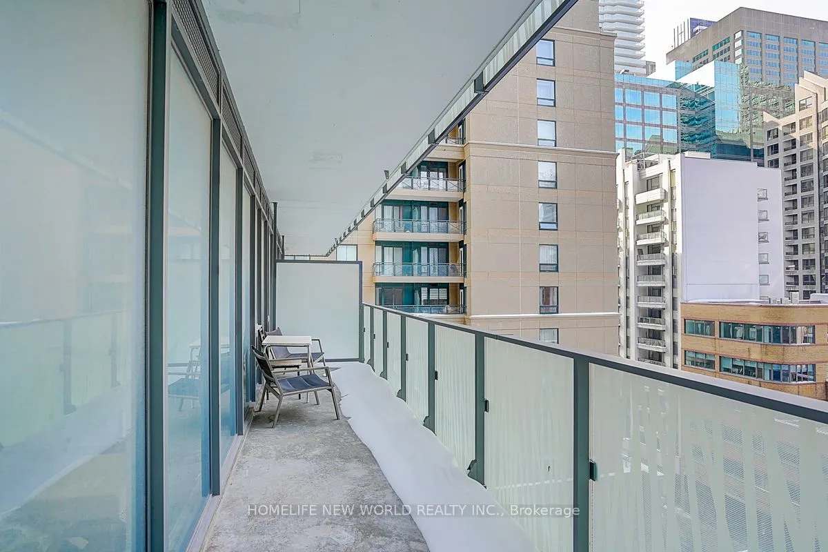 42 Charles Street E, #809