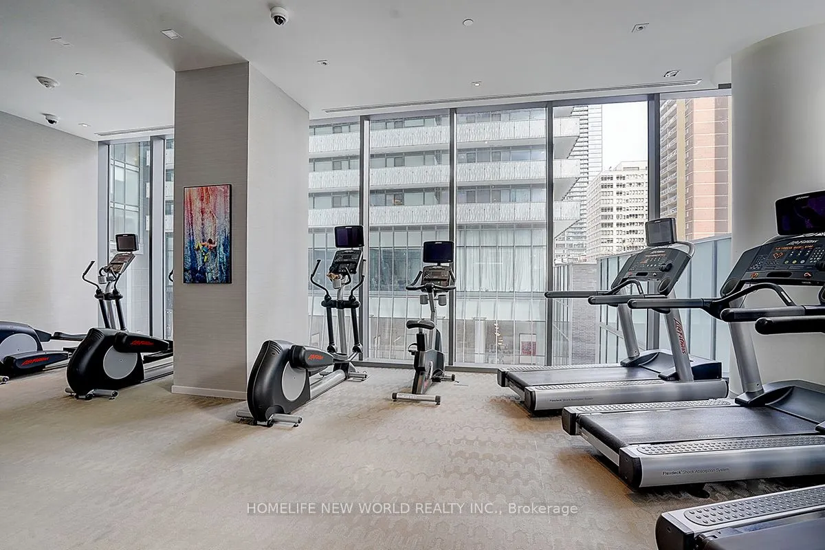 42 Charles Street E, #809