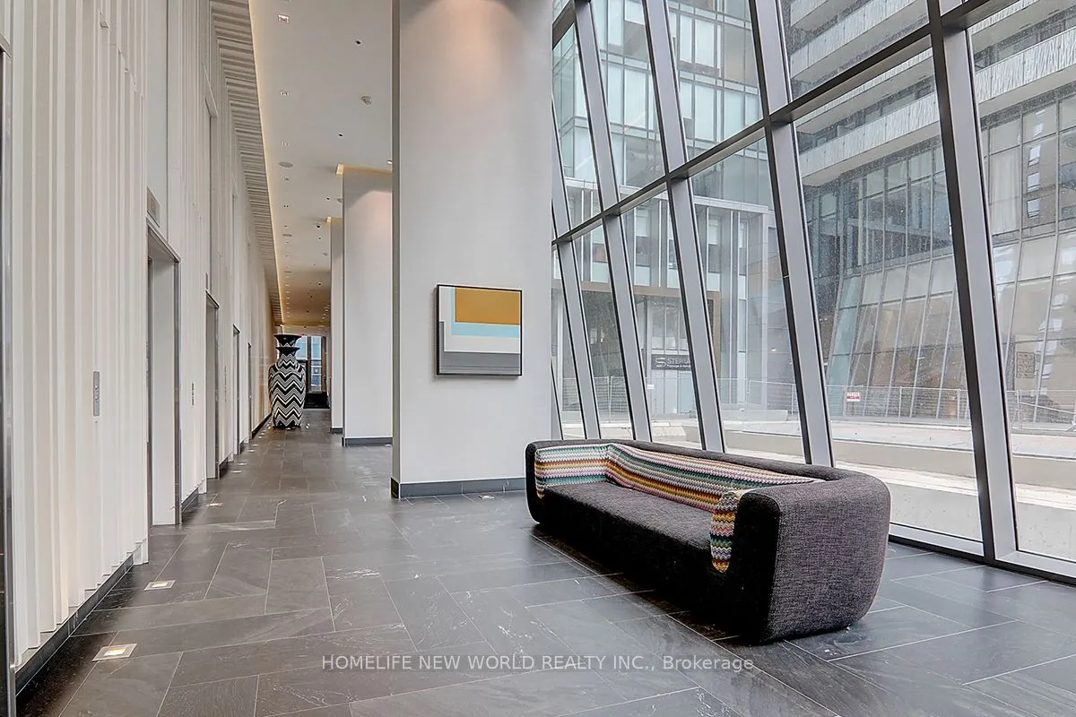 42 Charles Street E, #809