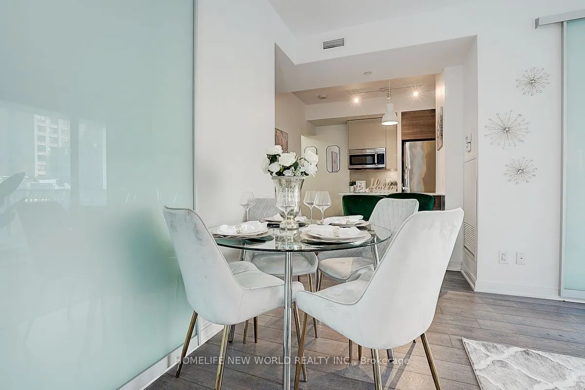 42 Charles Street E, #809