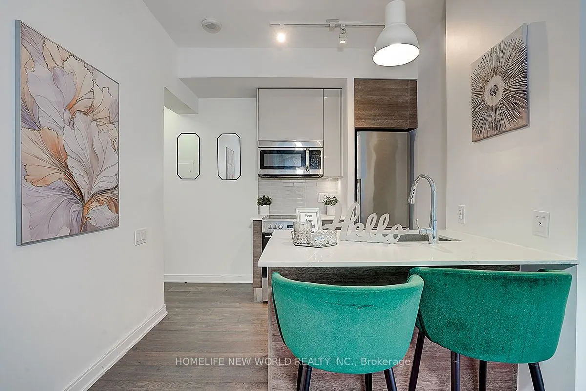 42 Charles Street E, #809