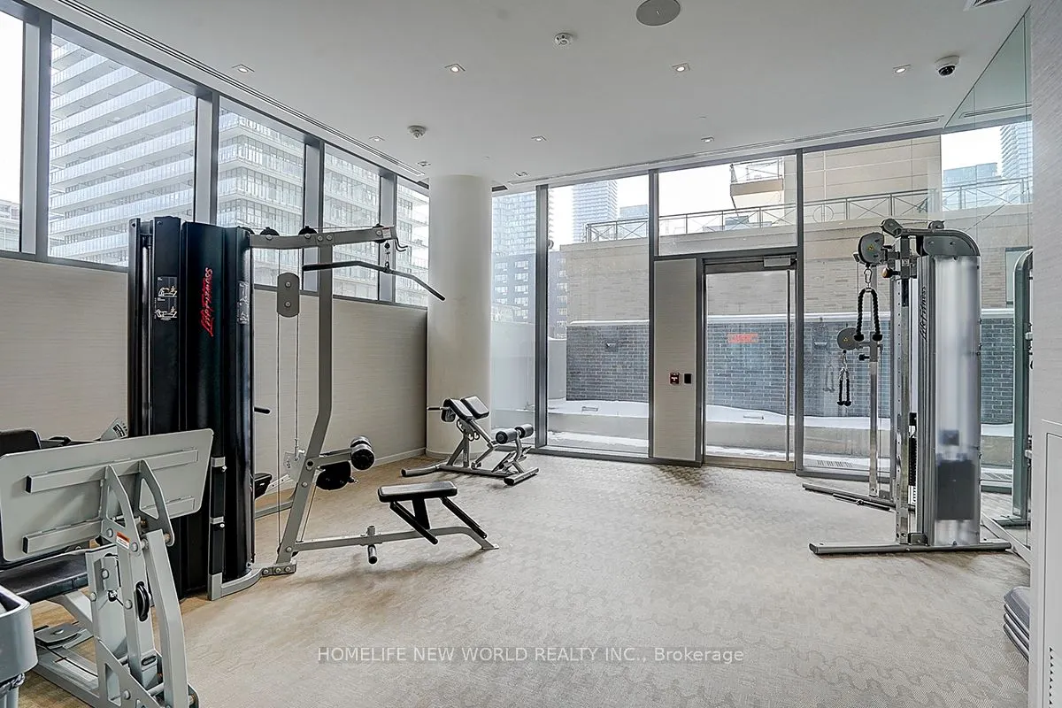 42 Charles Street E, #809