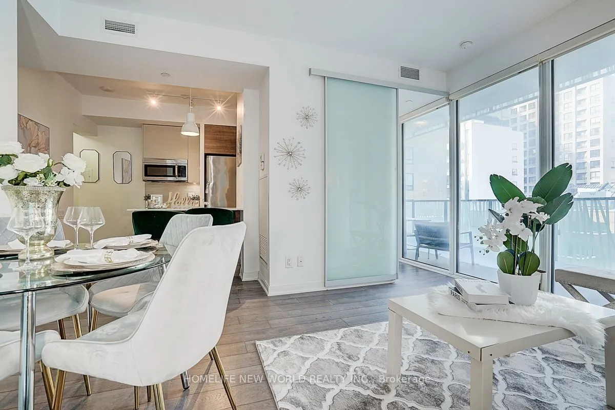 42 Charles Street E, #809