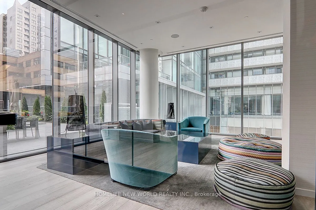 42 Charles Street E, #809
