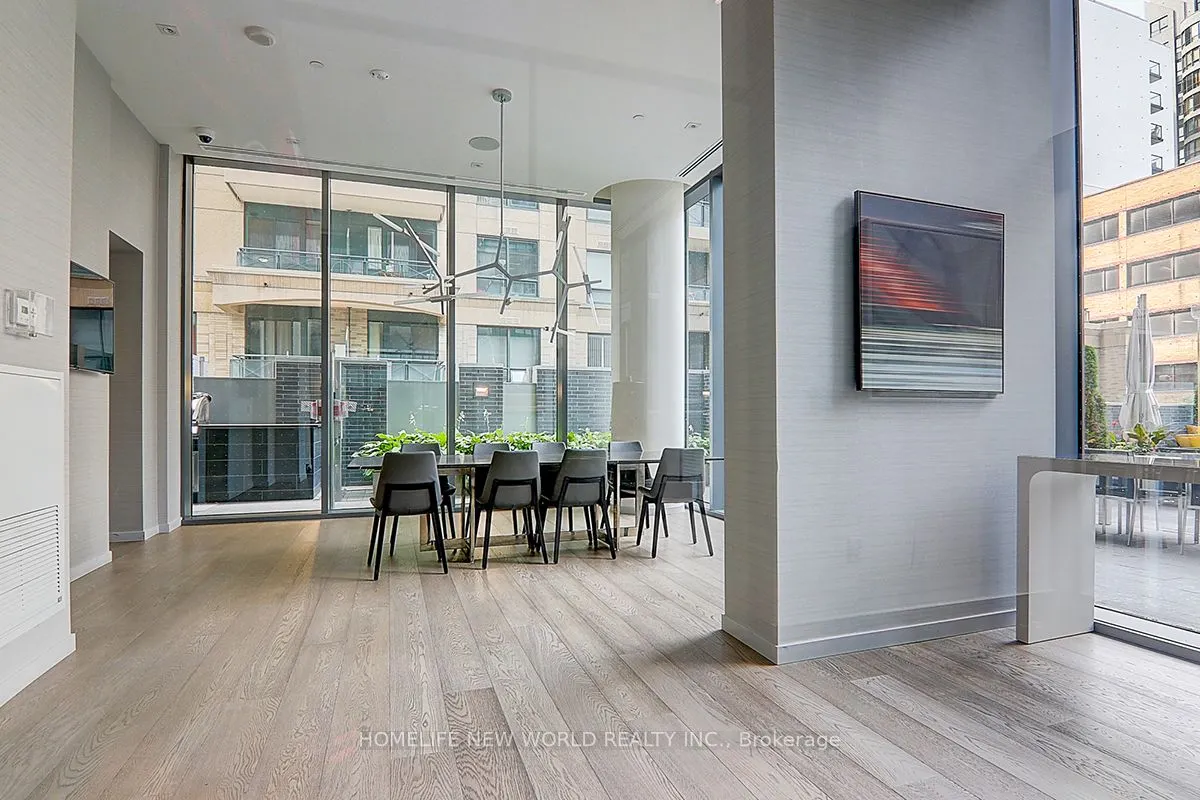 42 Charles Street E, #809