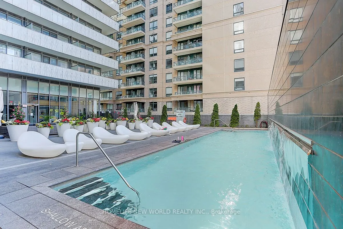 42 Charles Street E, #809
