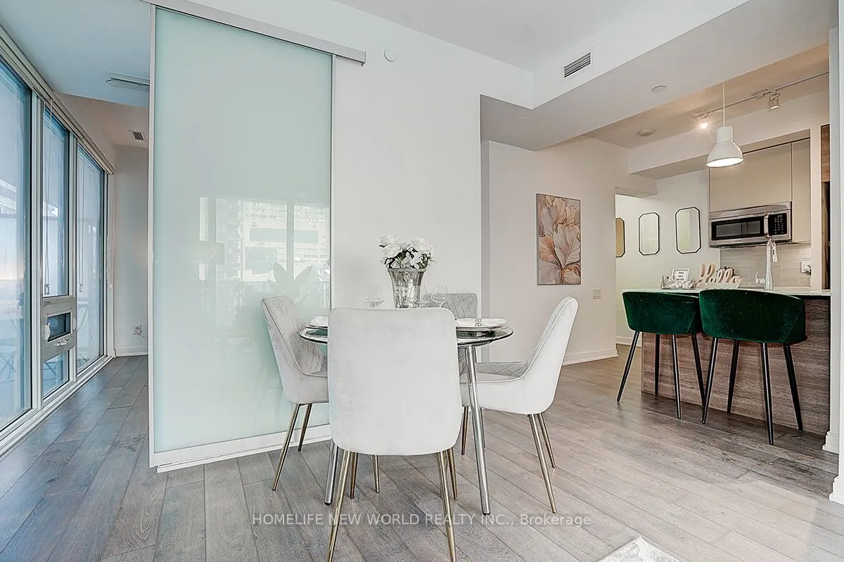 42 Charles Street E, #809