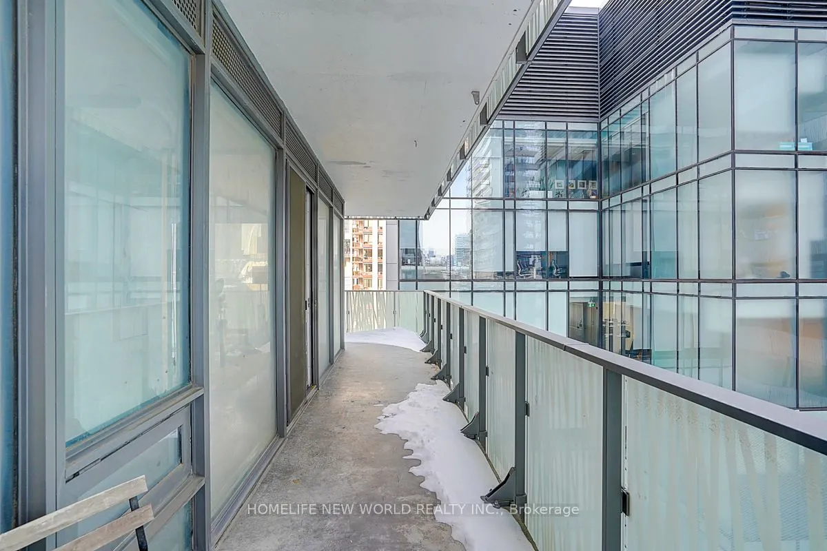 42 Charles Street E, #809
