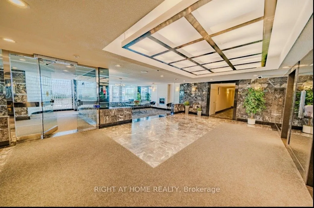 5765 Yonge Street, #PH504