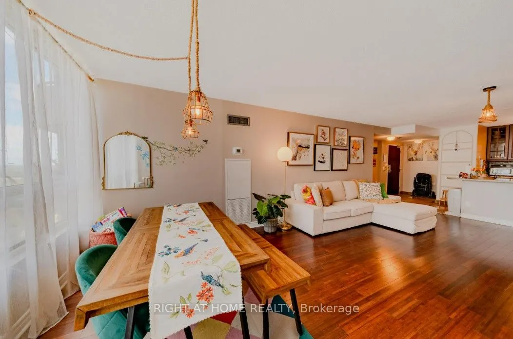 5765 Yonge Street, #PH504