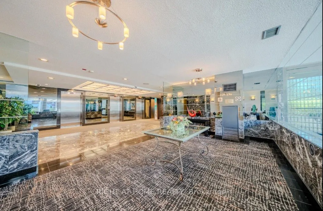 5765 Yonge Street, #PH504