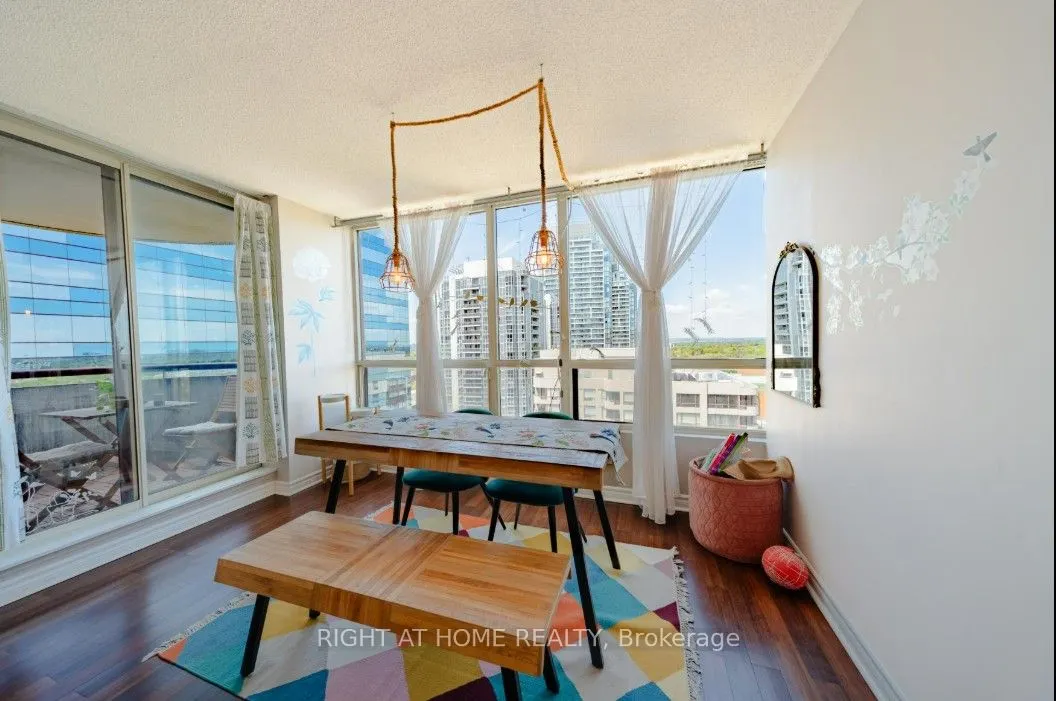 5765 Yonge Street, #PH504