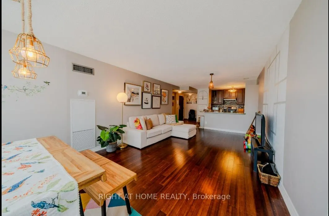 5765 Yonge Street, #PH504