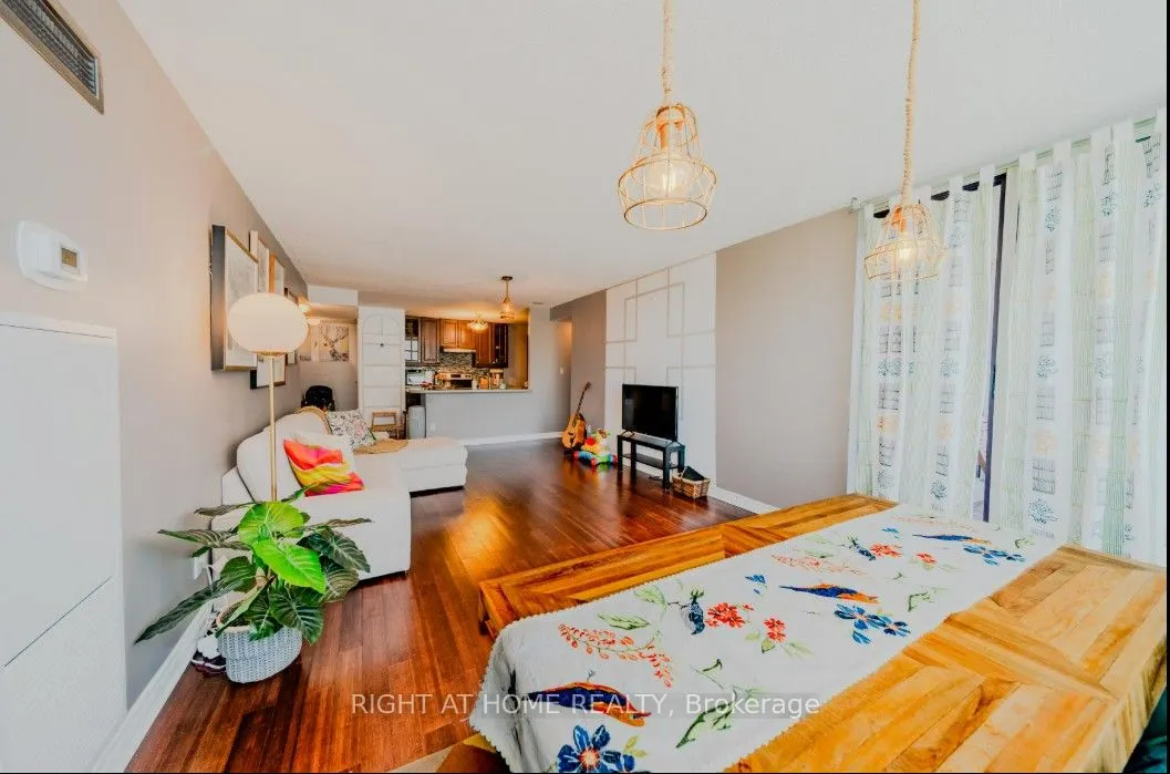 5765 Yonge Street, #PH504
