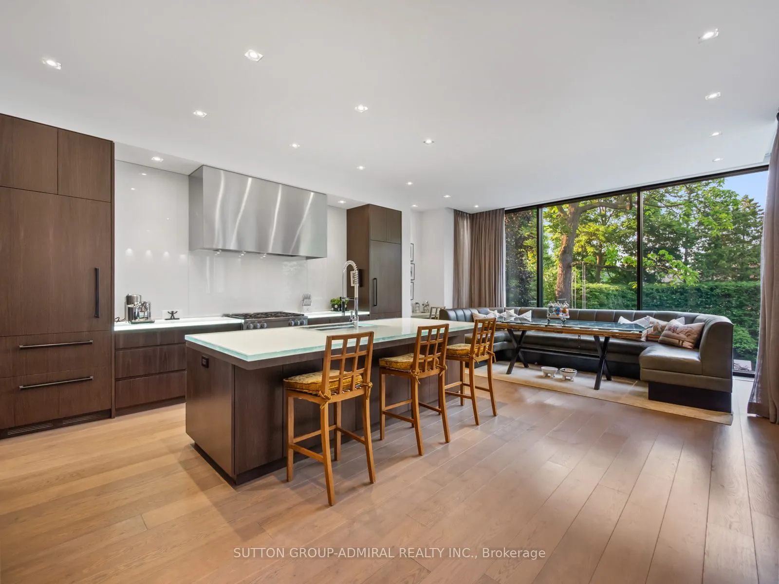 43 Hillholm Road