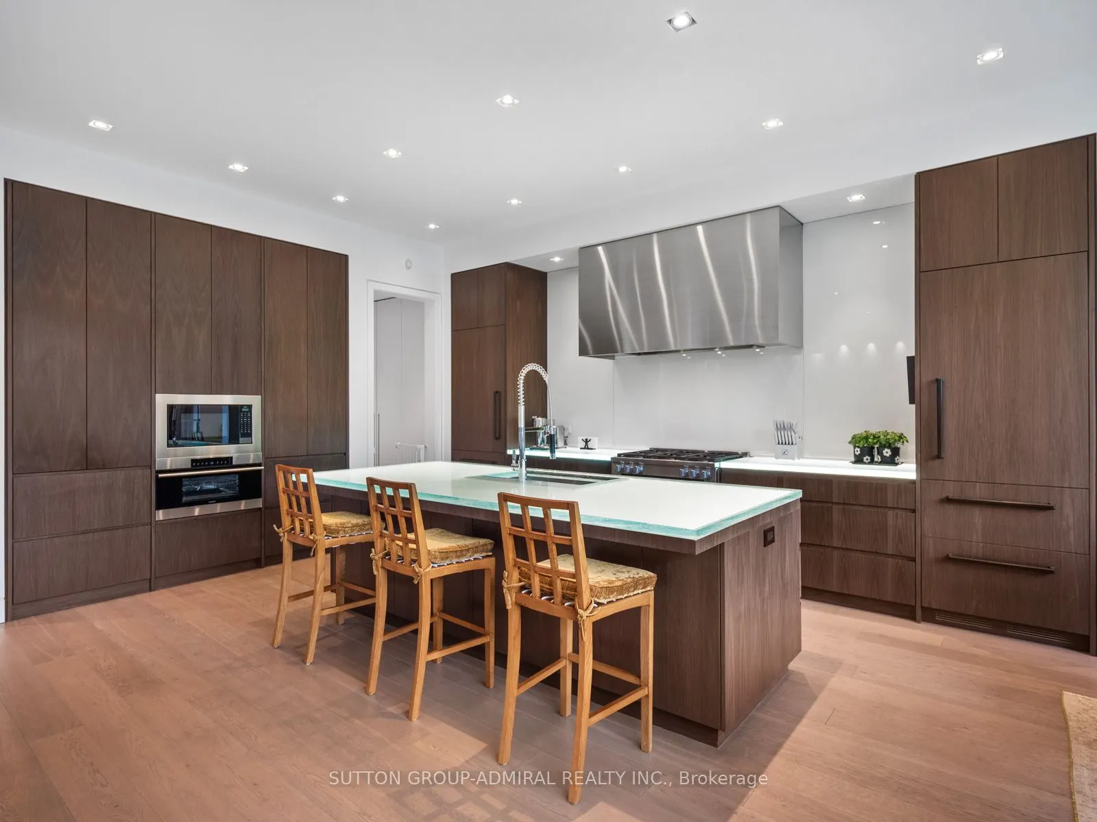 43 Hillholm Road