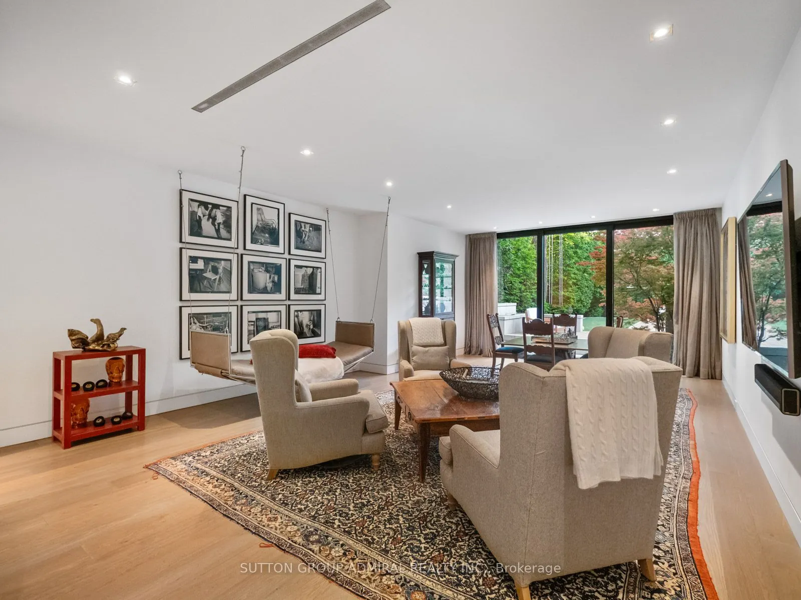 43 Hillholm Road