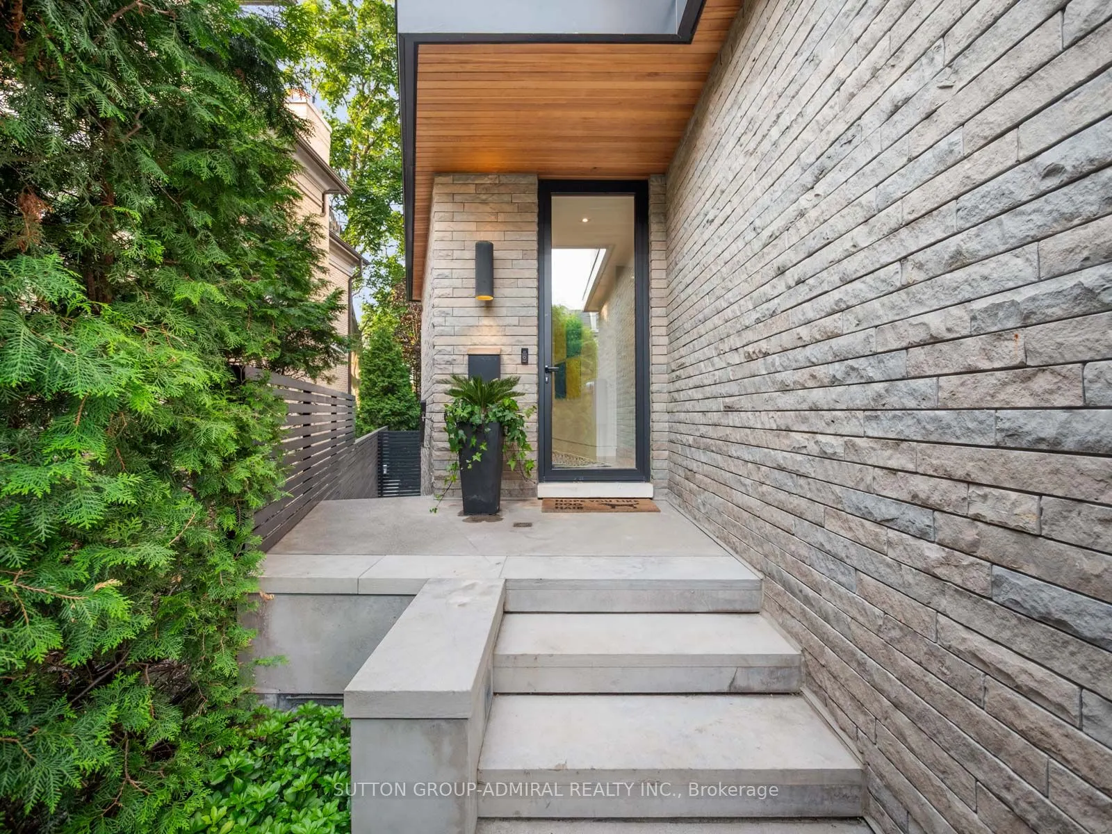 43 Hillholm Road