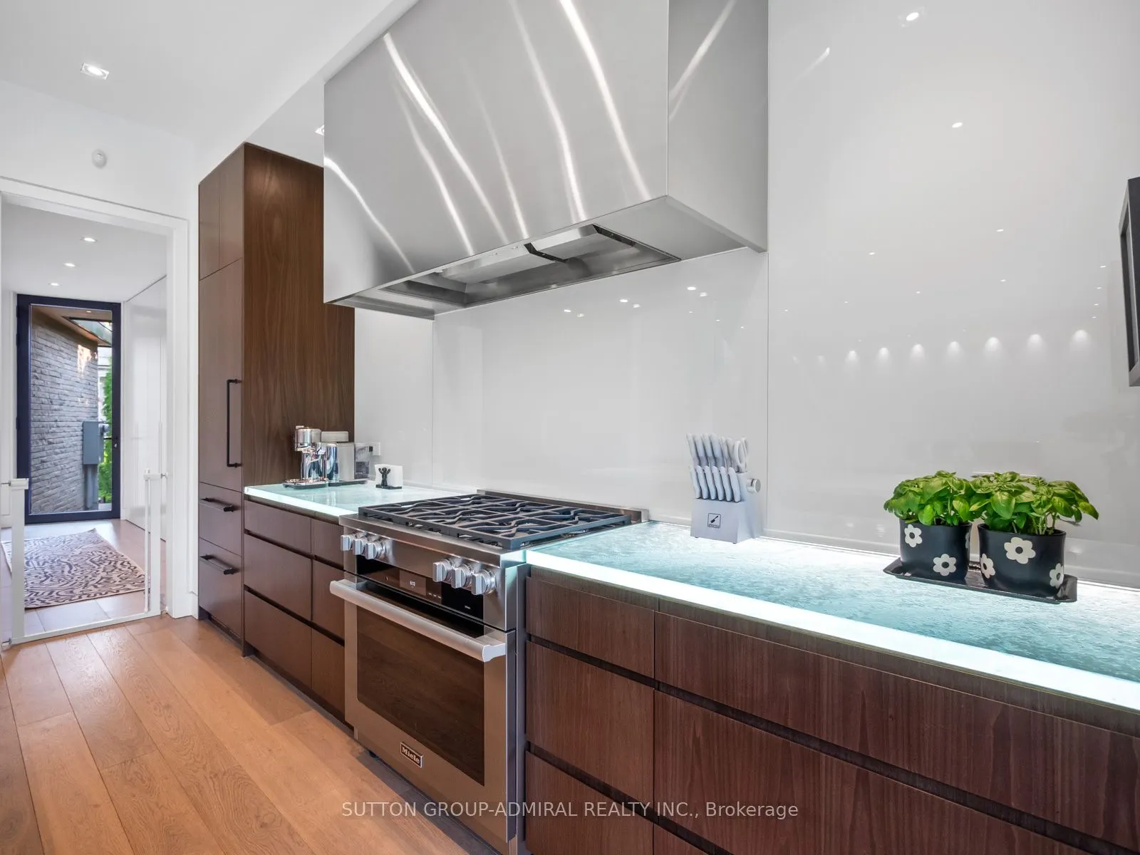 43 Hillholm Road