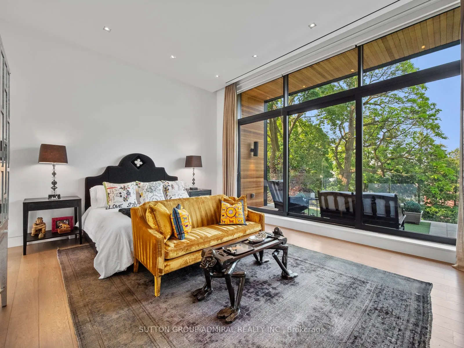 43 Hillholm Road