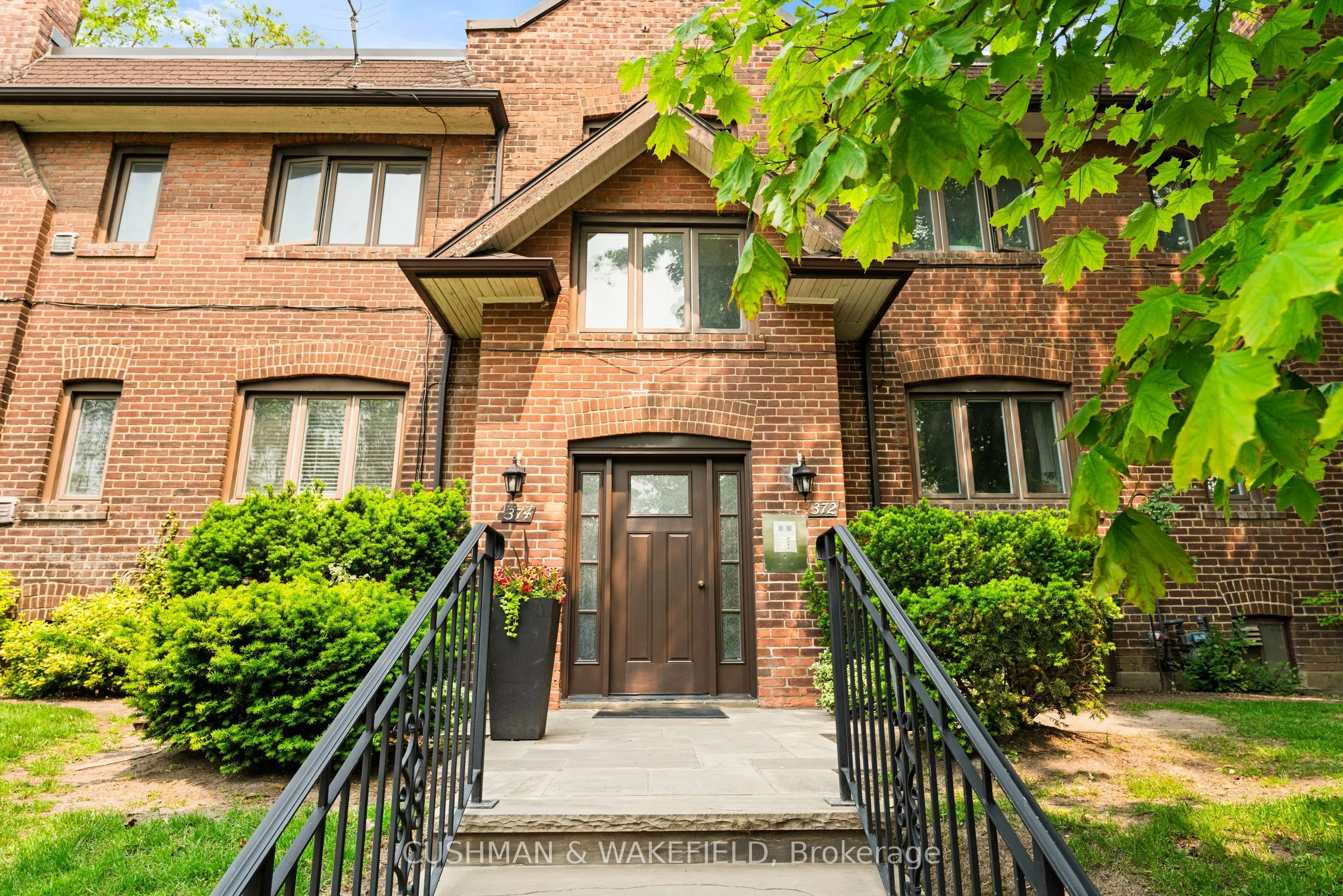 372 Davenport Road
