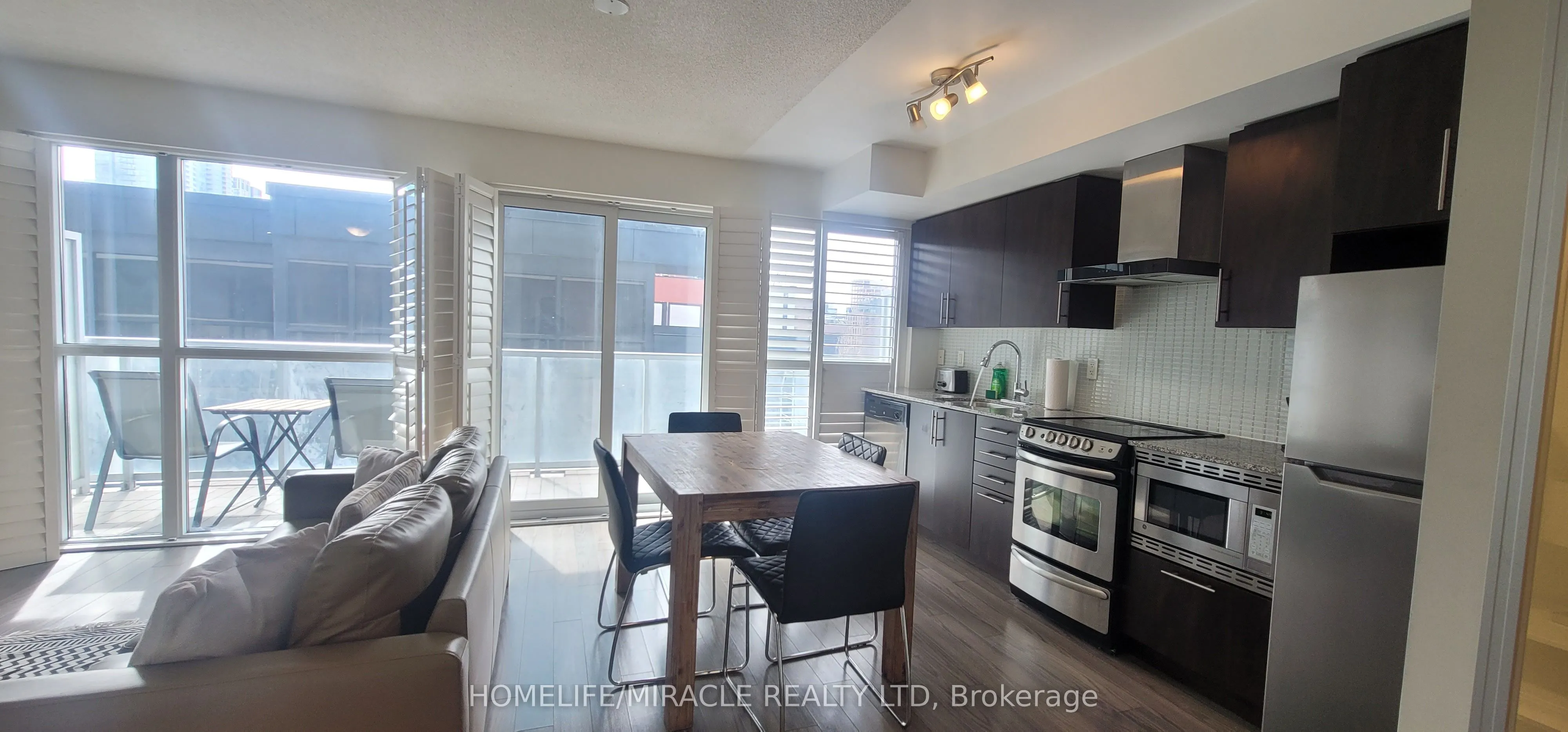 352 Front Street W, #414
