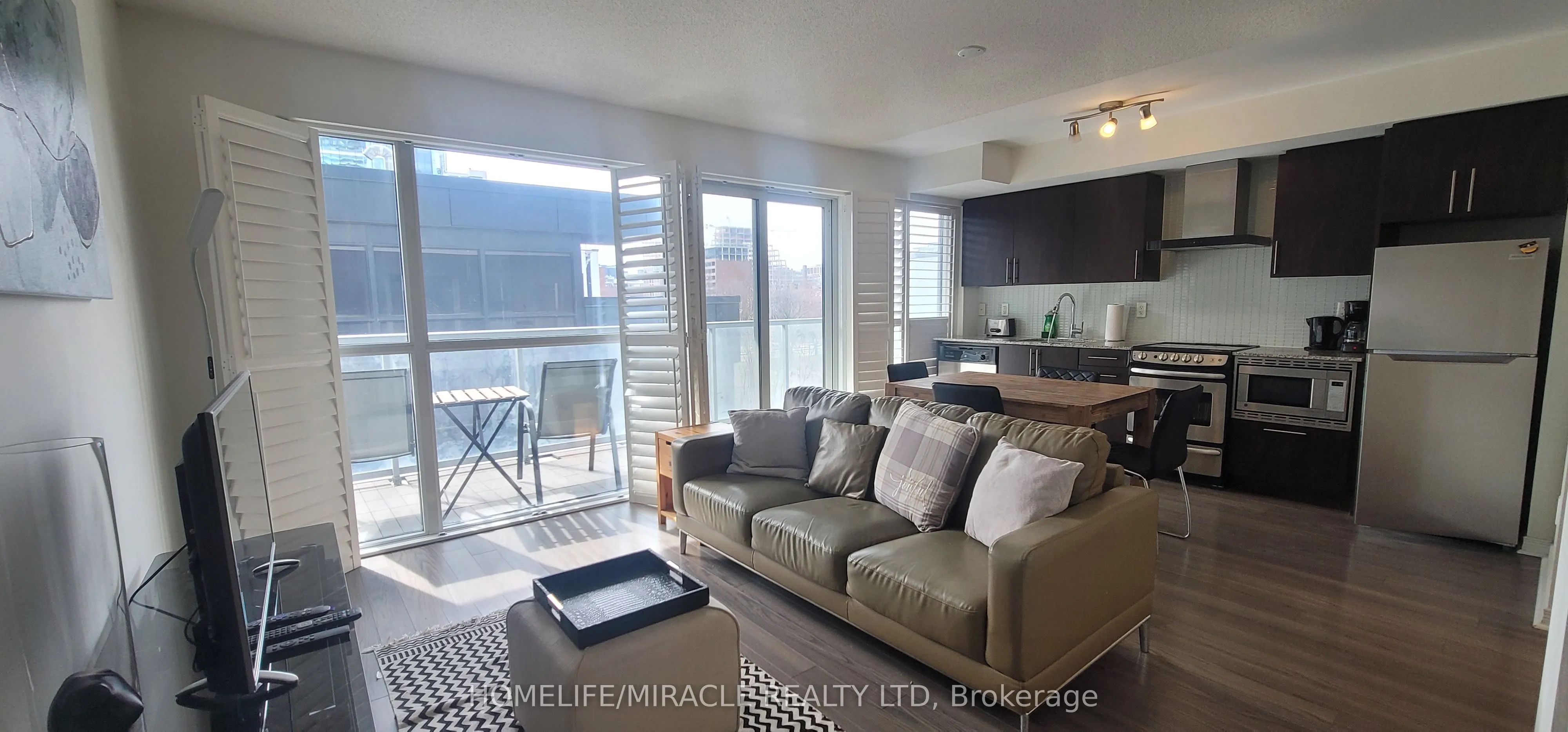352 Front Street W, #414