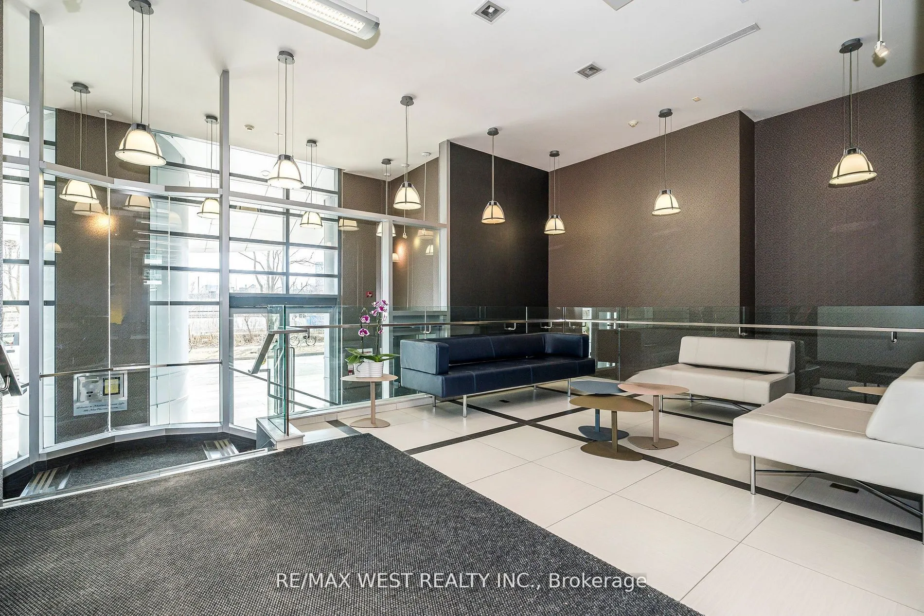 380 Macpherson Avenue, #333