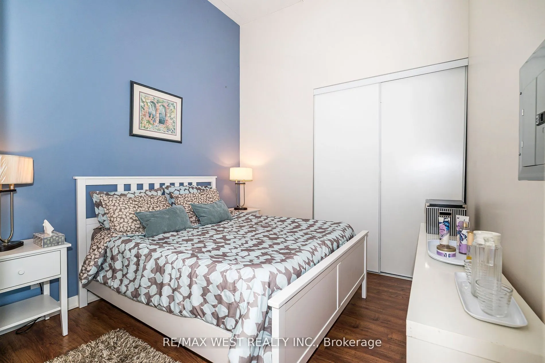 380 Macpherson Avenue, #333