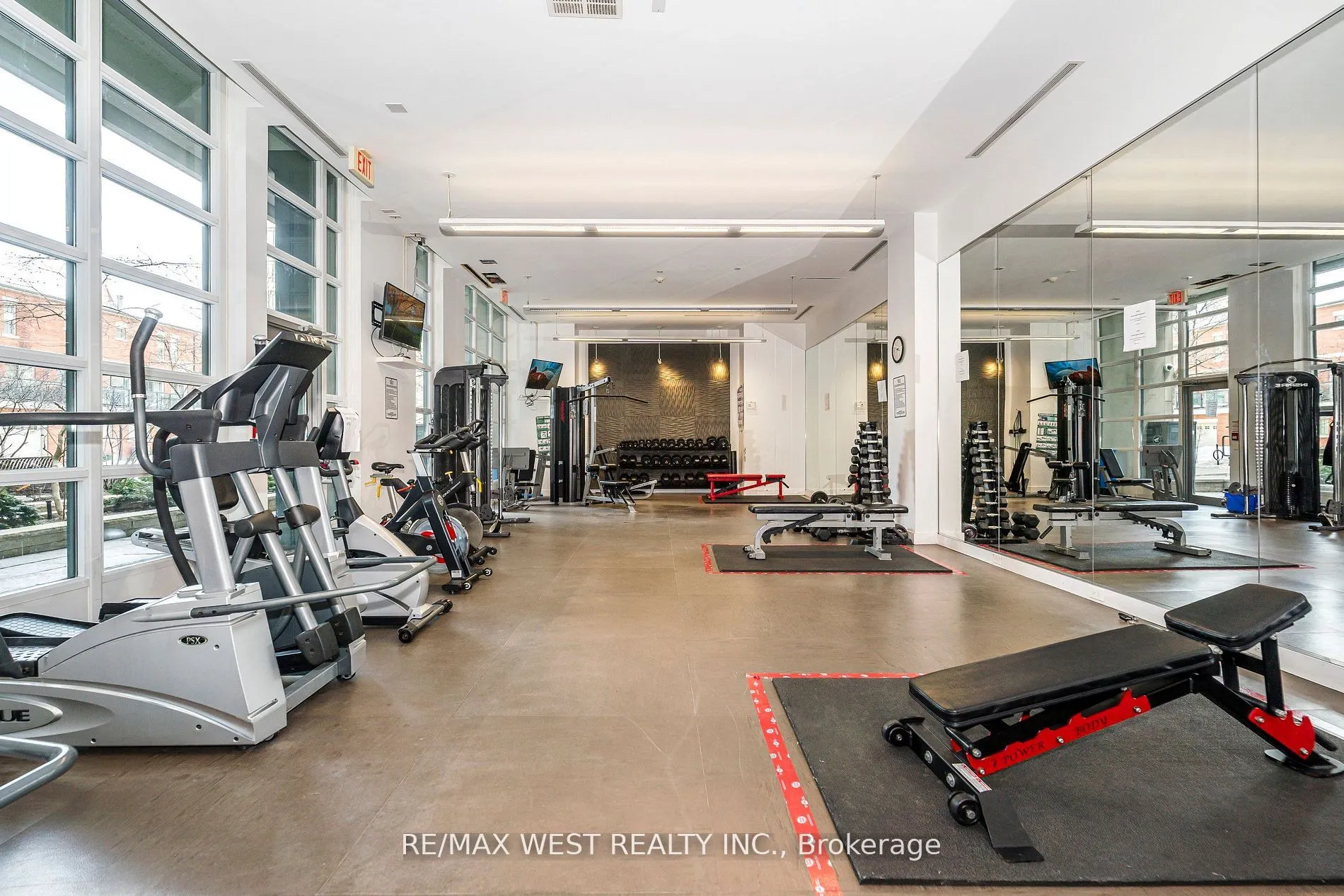 380 Macpherson Avenue, #333