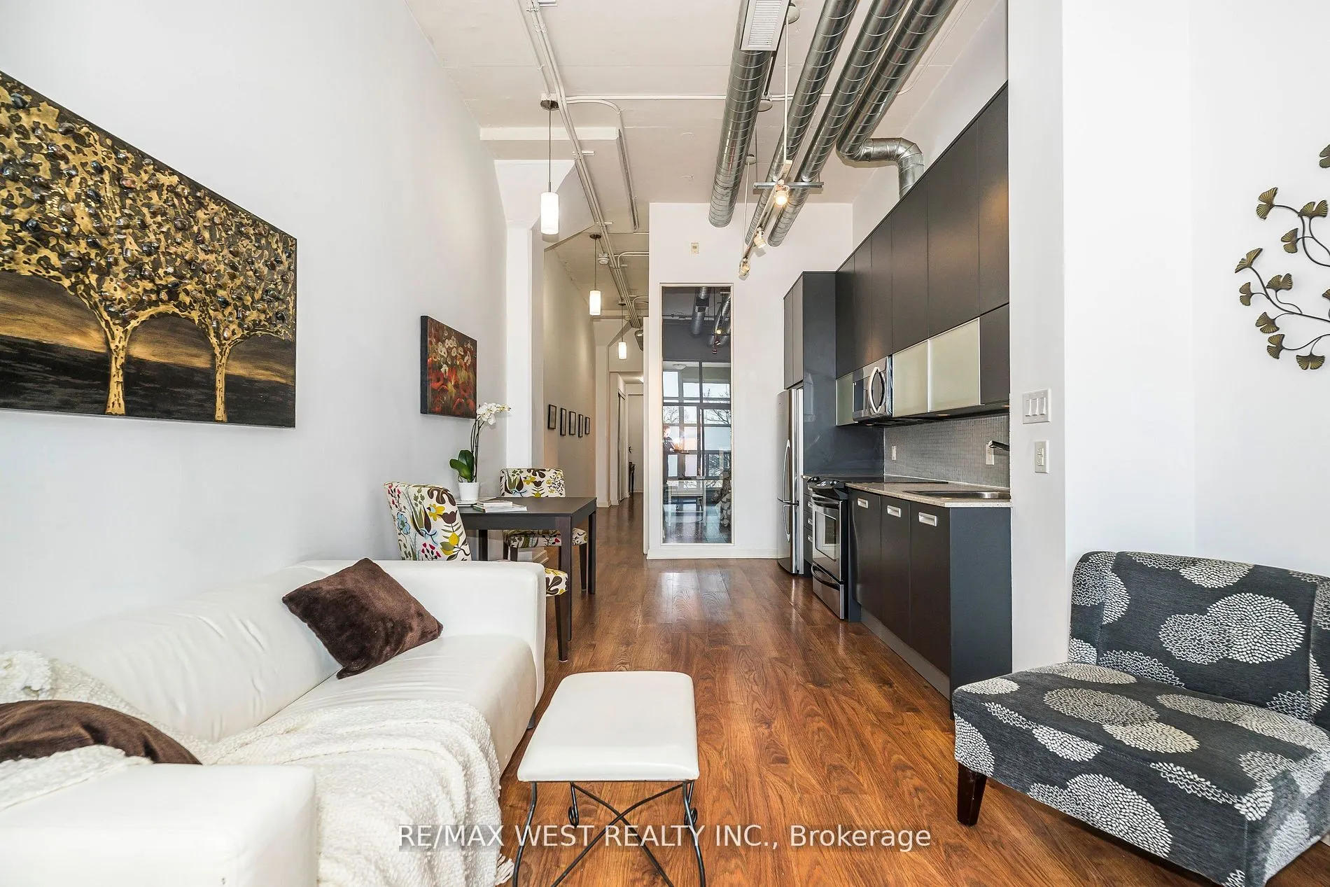 380 Macpherson Avenue, #333