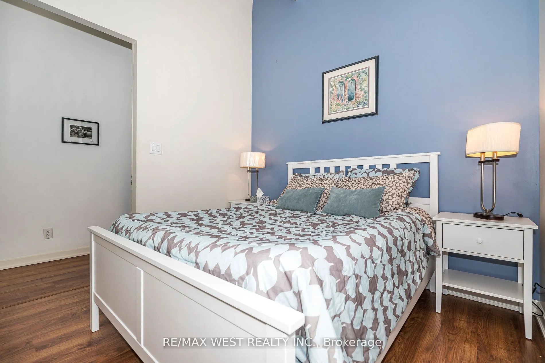380 Macpherson Avenue, #333