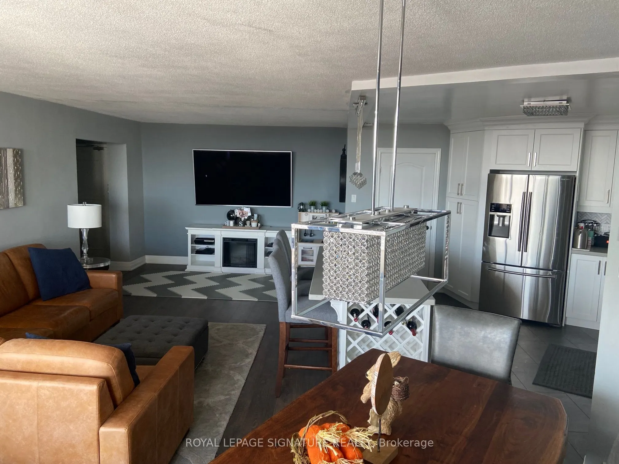 60 Pavane Linkway, #1406