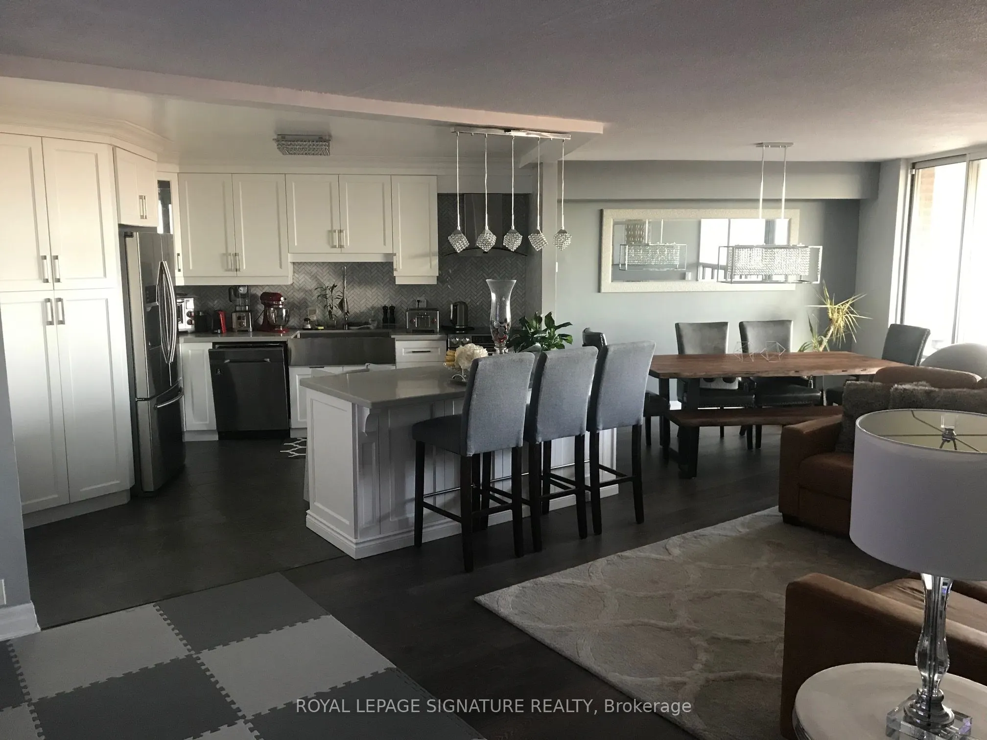 60 Pavane Linkway, #1406