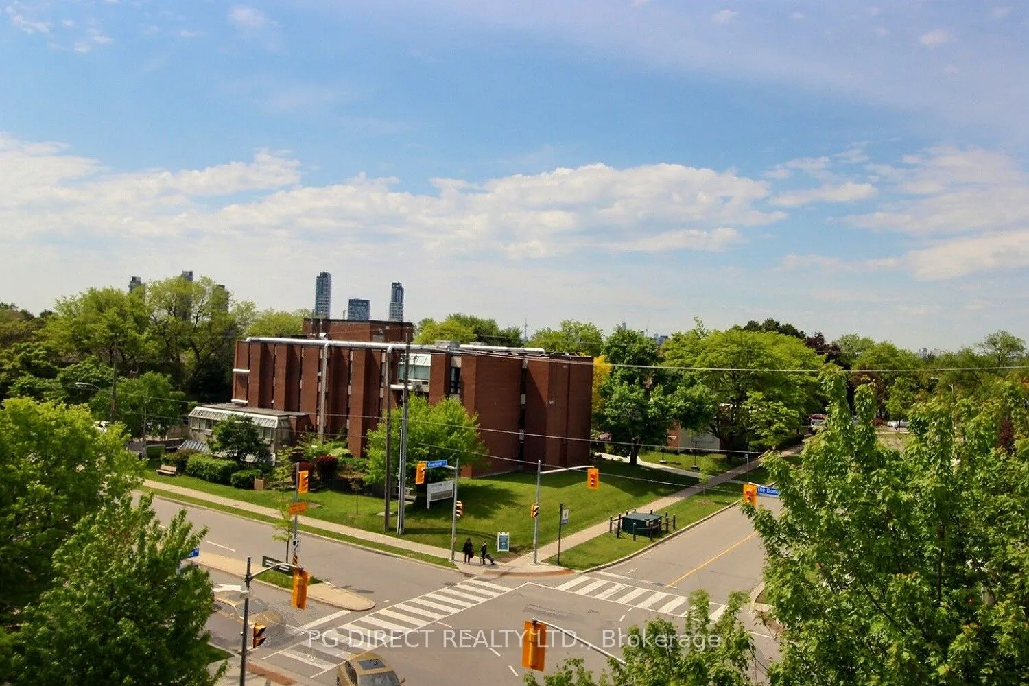 99 The Donway W, #403