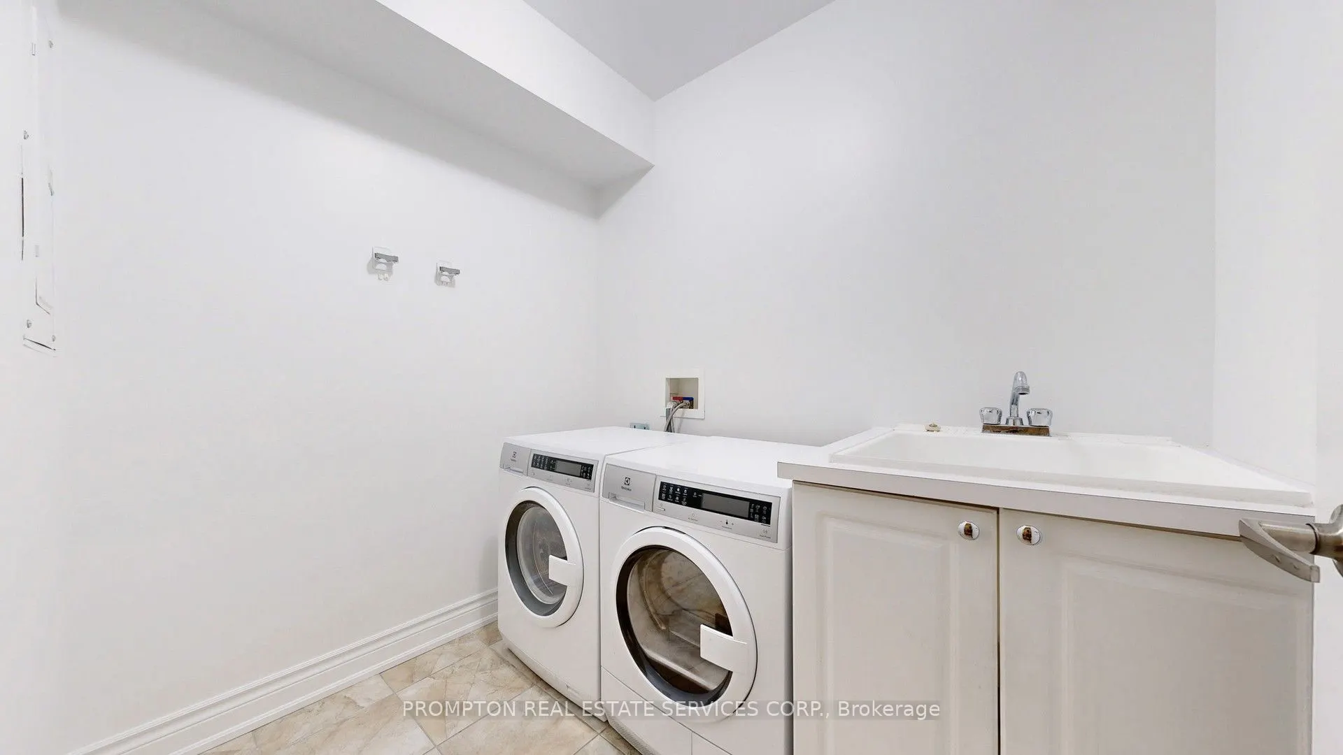 30 Hargrave Lane, #5