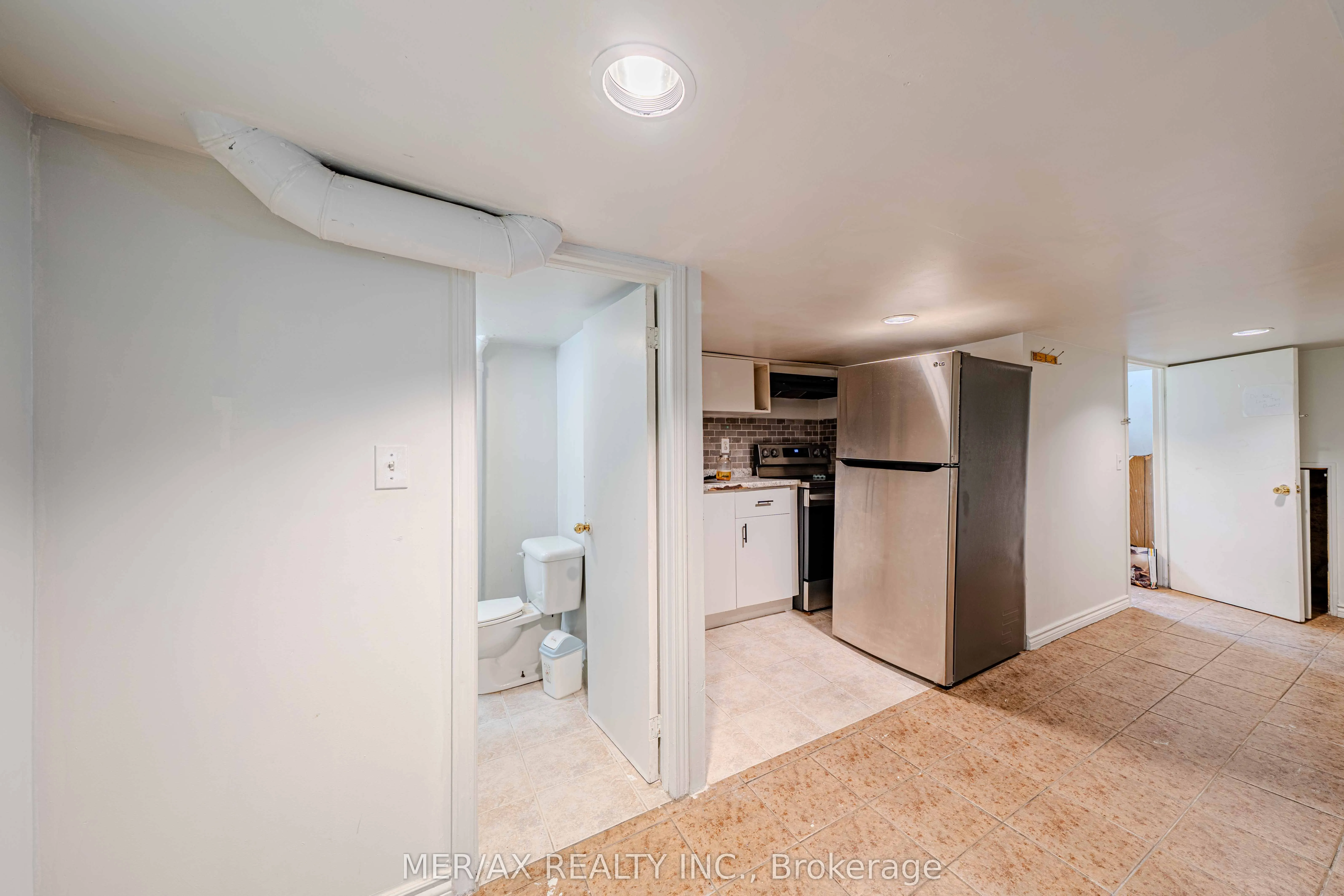 91 Steeles Avenue E