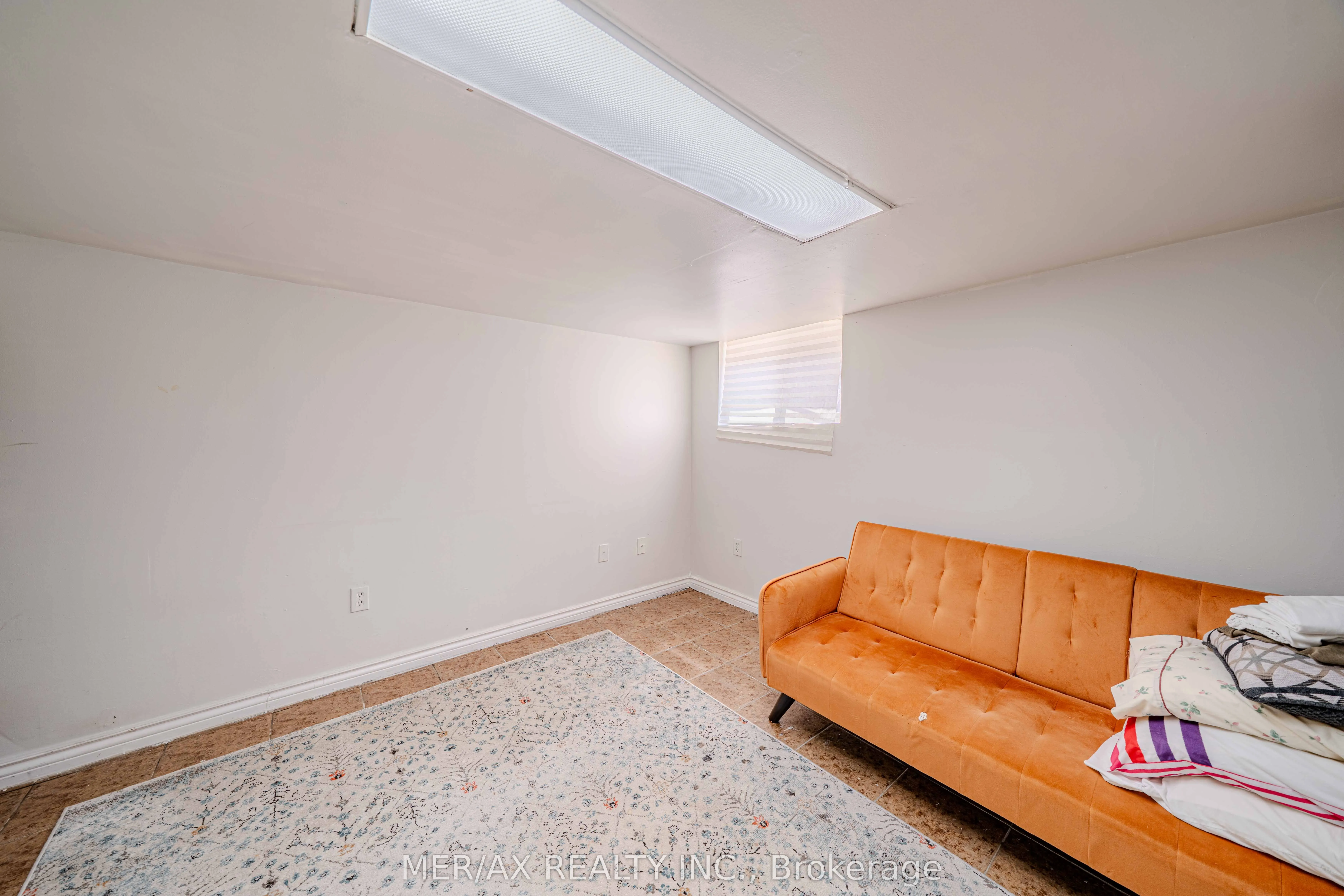 91 Steeles Avenue E