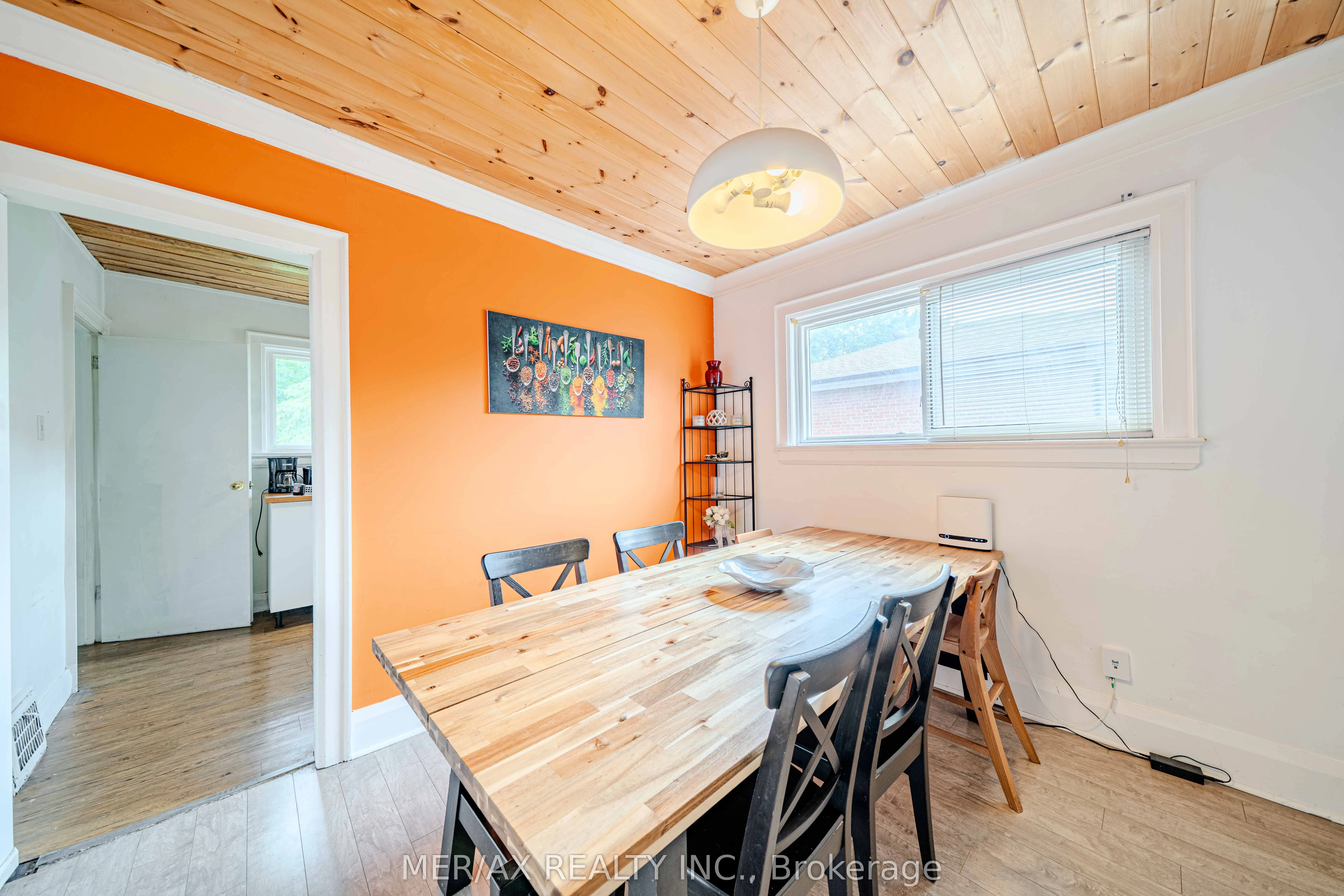 91 Steeles Avenue E