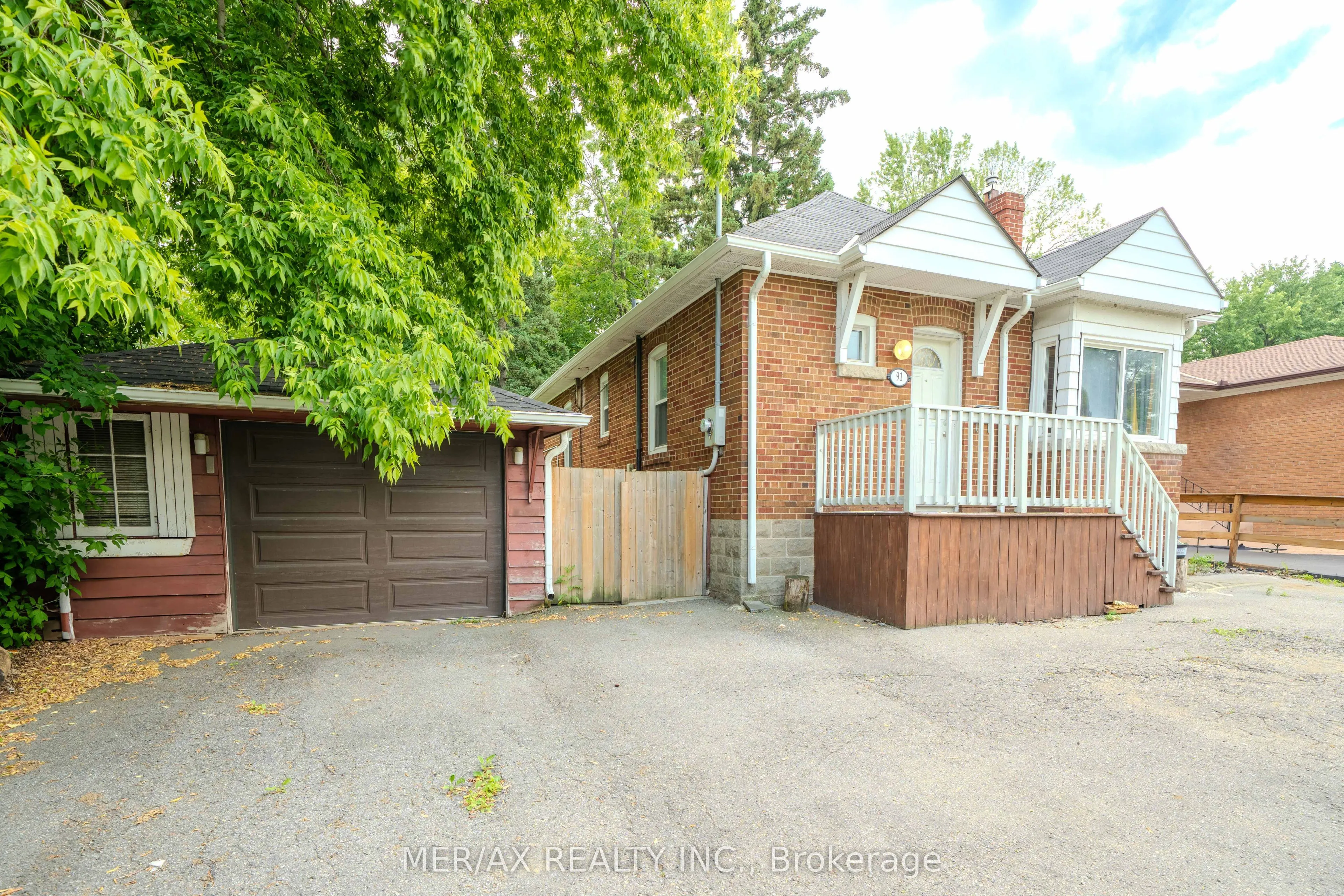 91 Steeles Avenue E