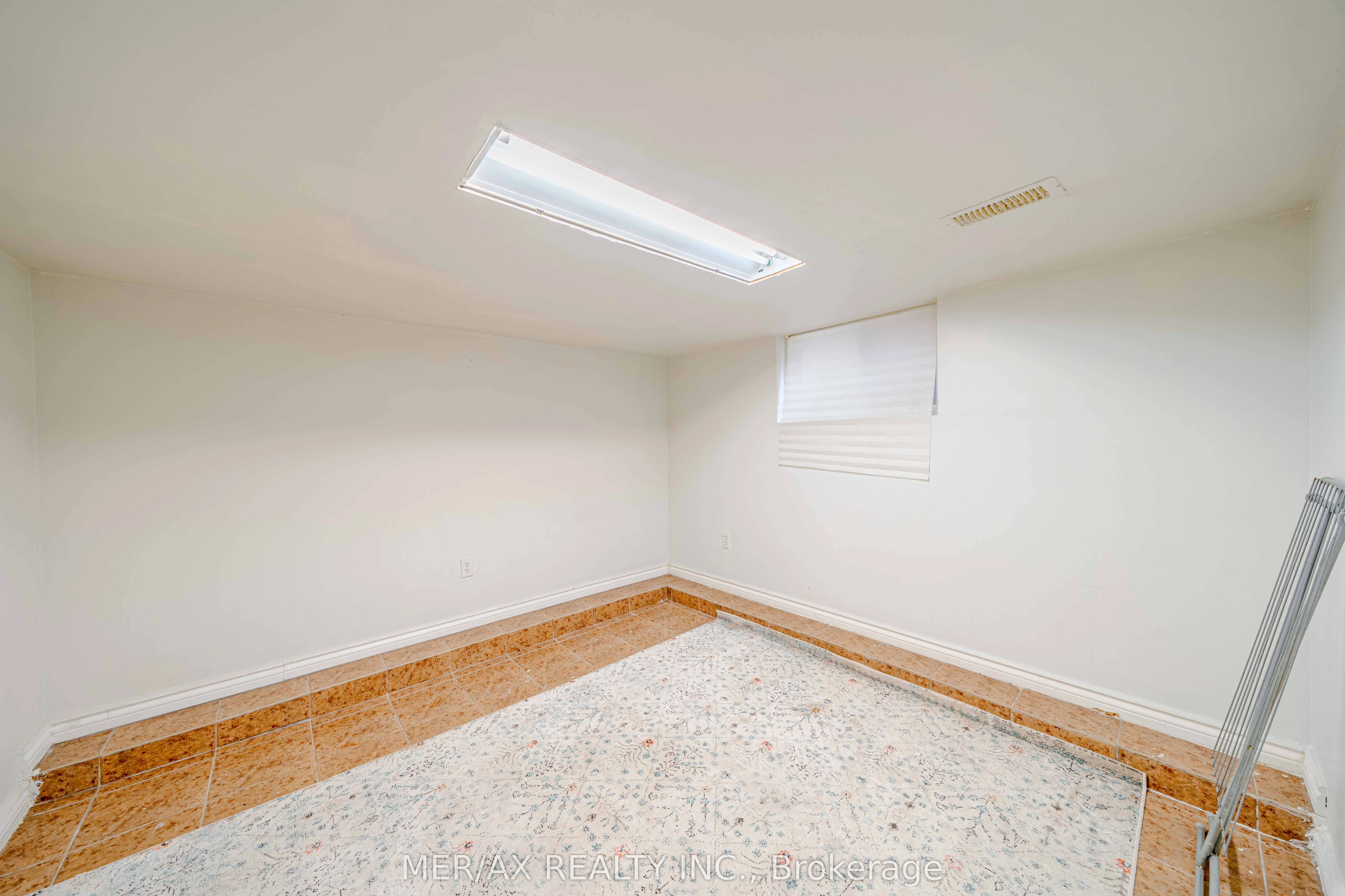 91 Steeles Avenue E