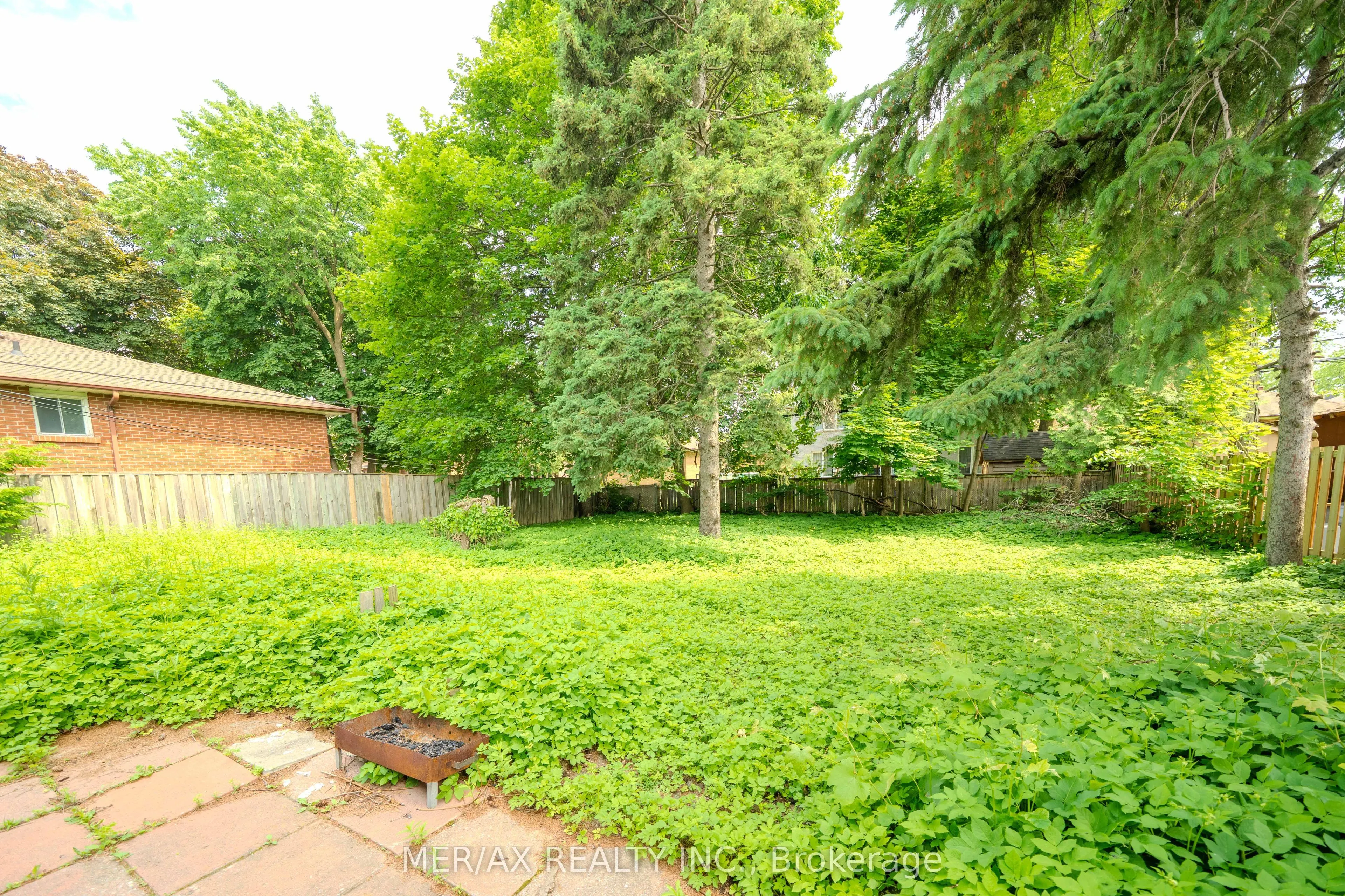 91 Steeles Avenue E