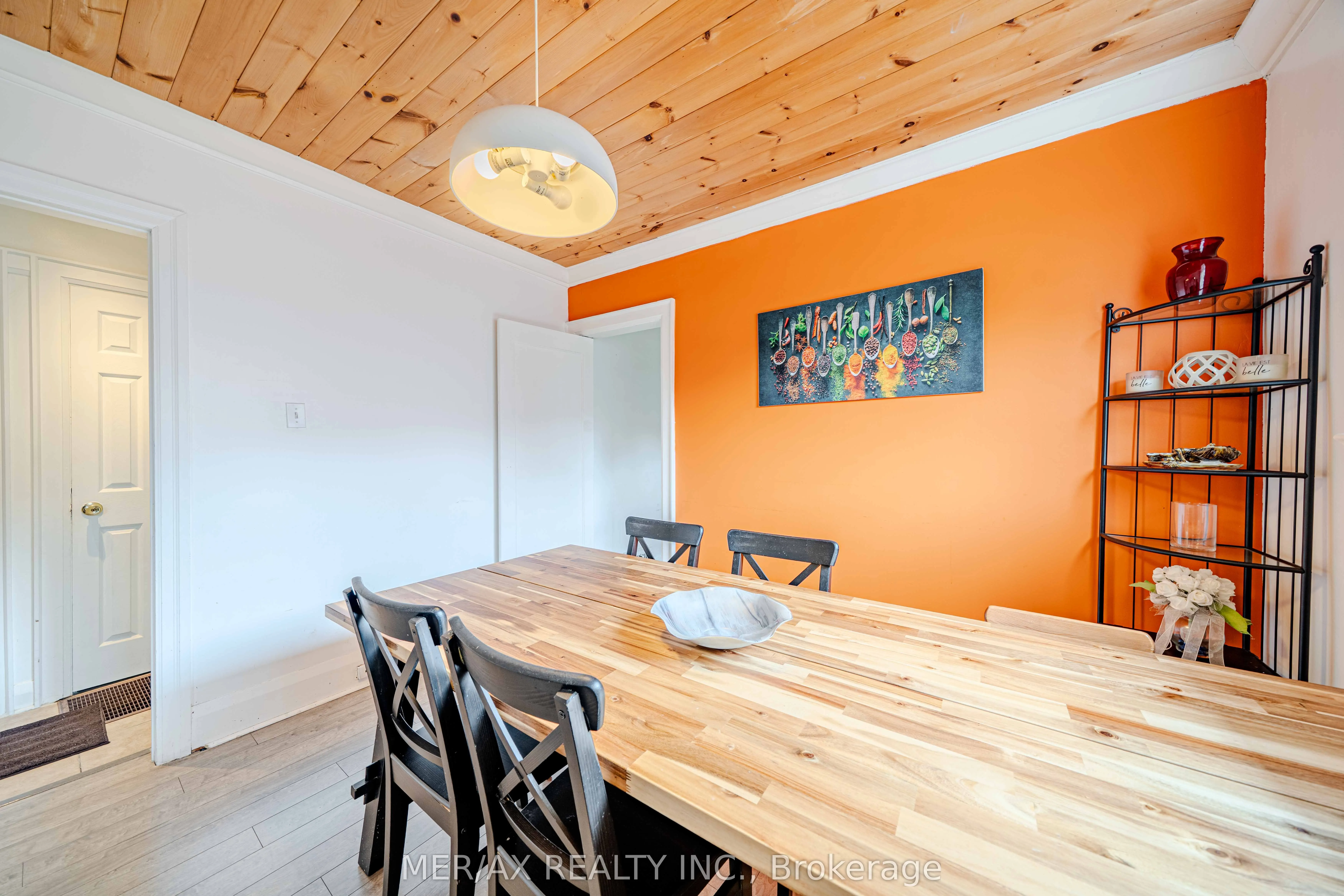 91 Steeles Avenue E