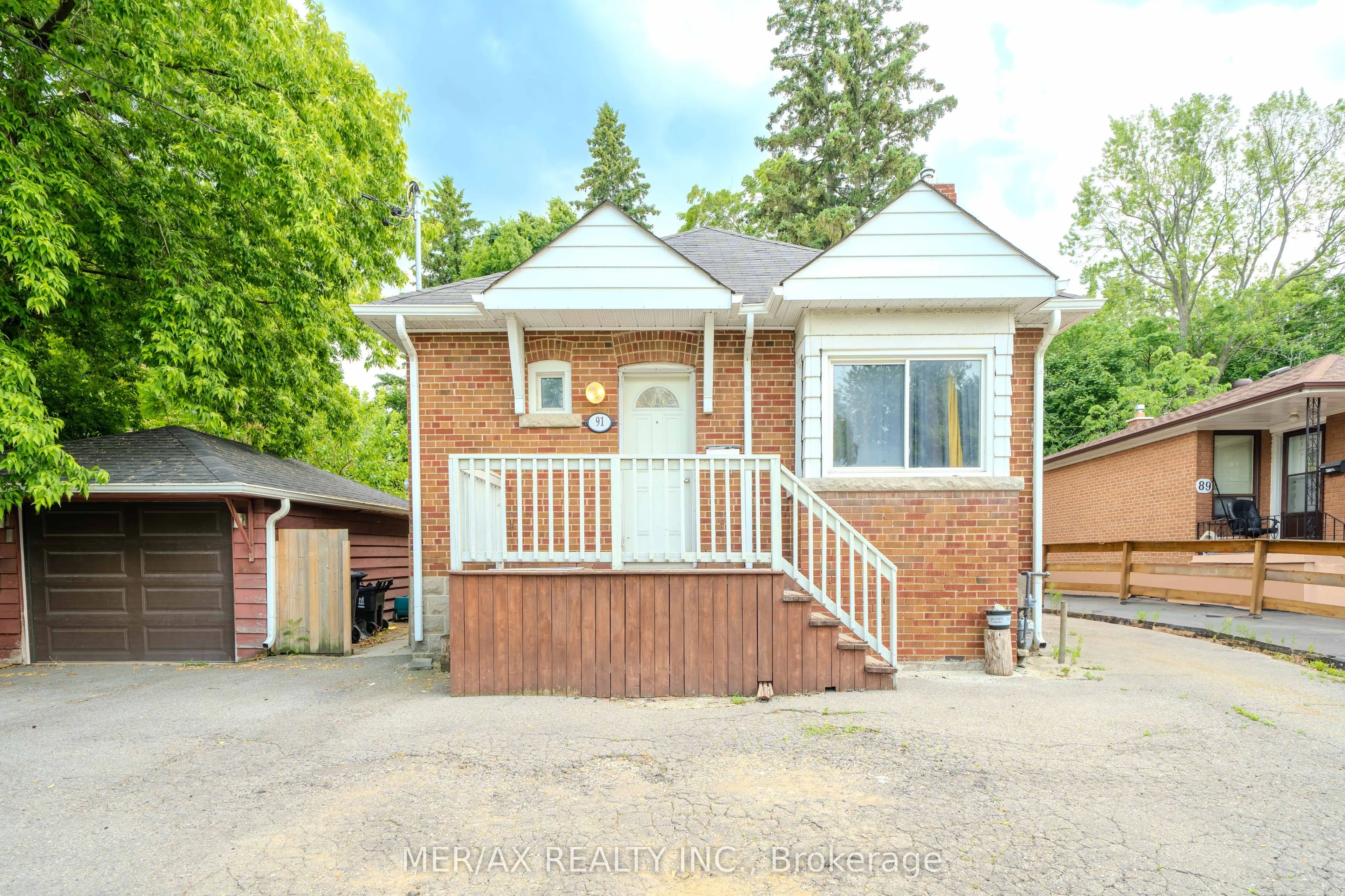 91 Steeles Avenue E