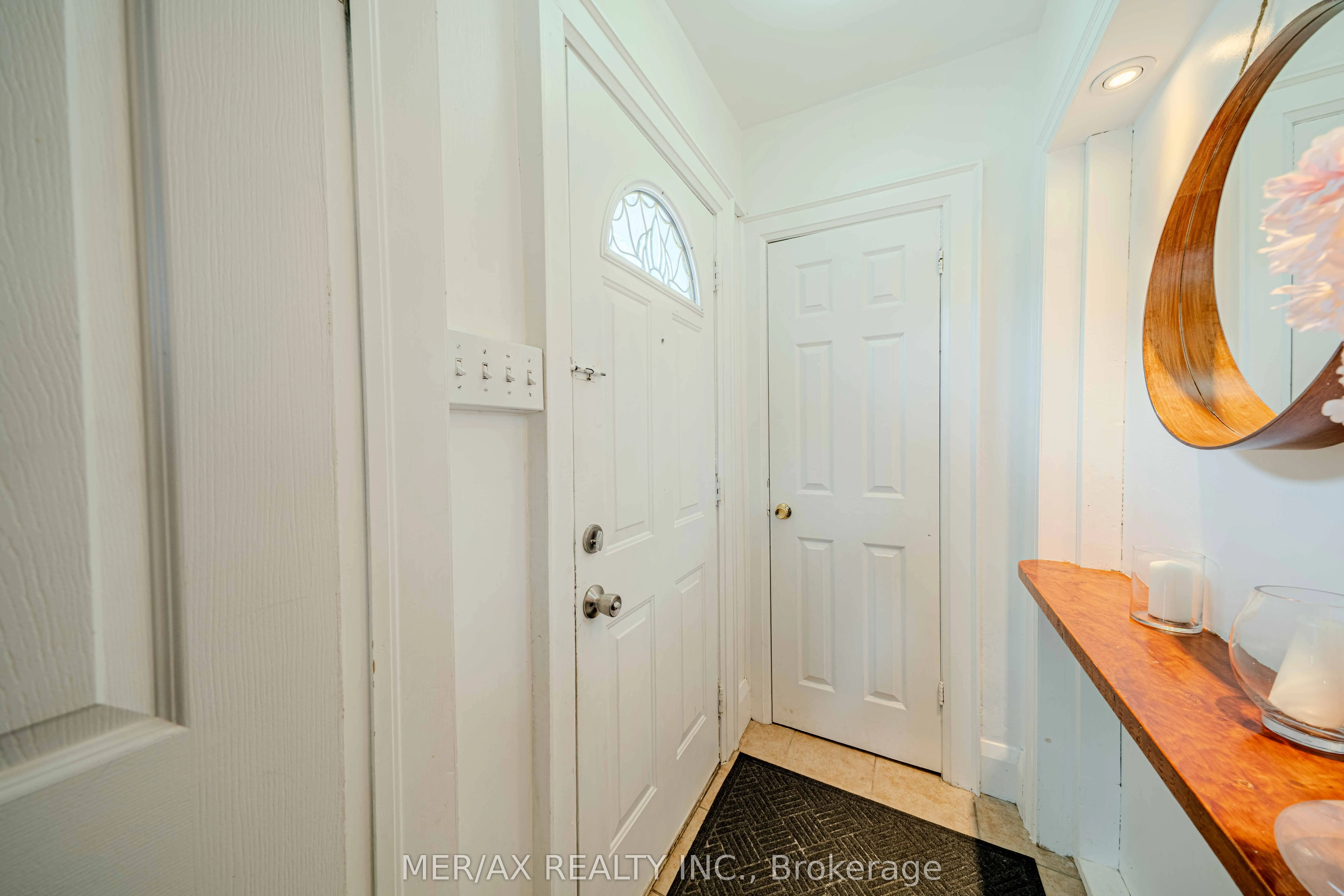 91 Steeles Avenue E
