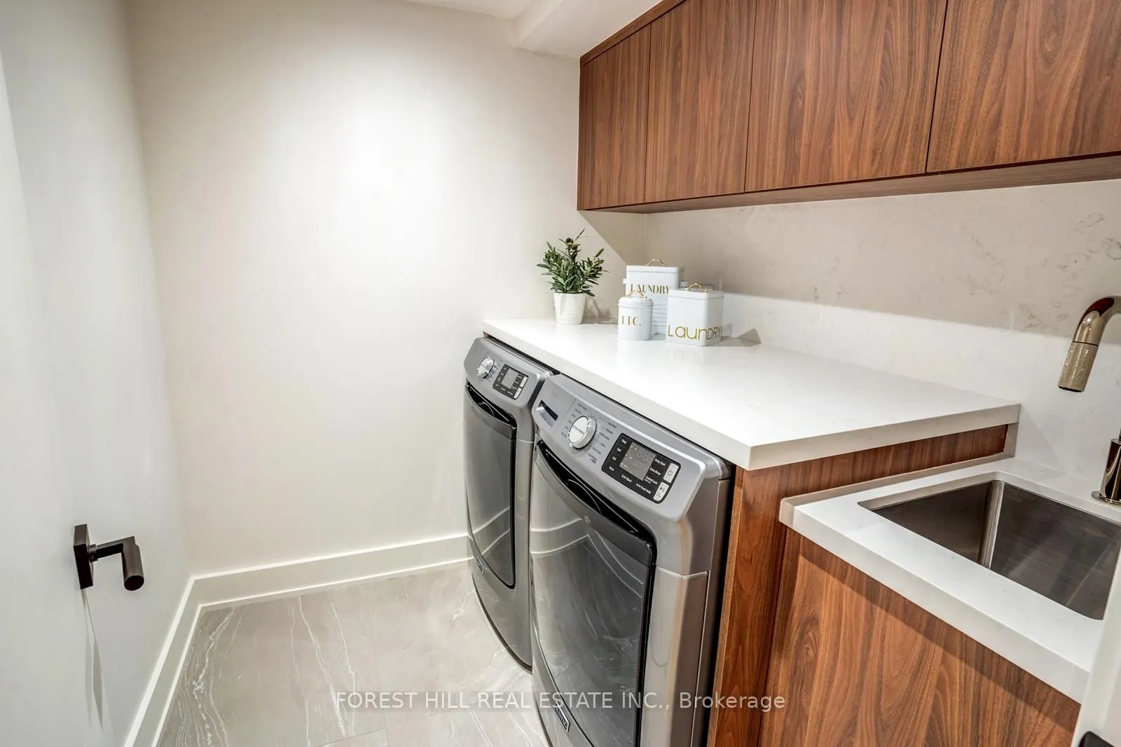 1166 Bay Street, #1105