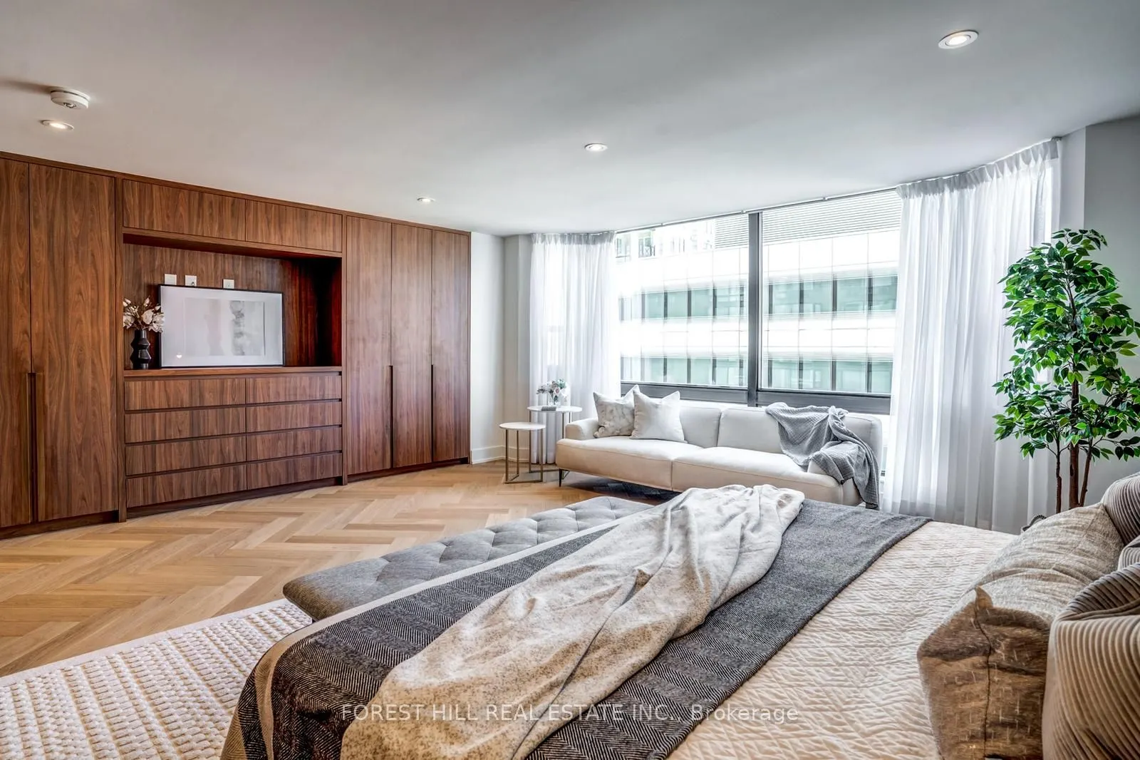 1166 Bay Street, #1105