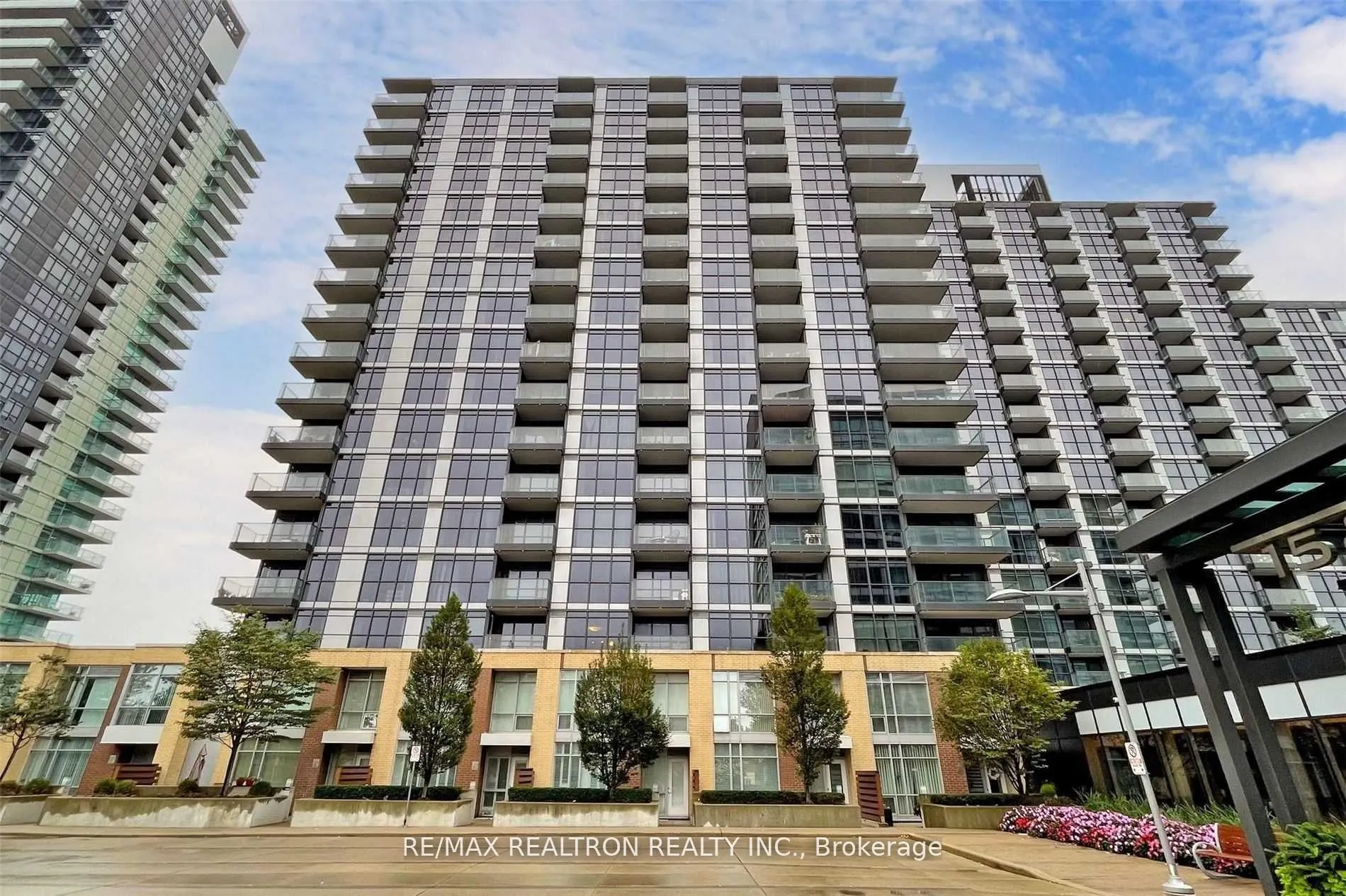 19 Singer Court, #211