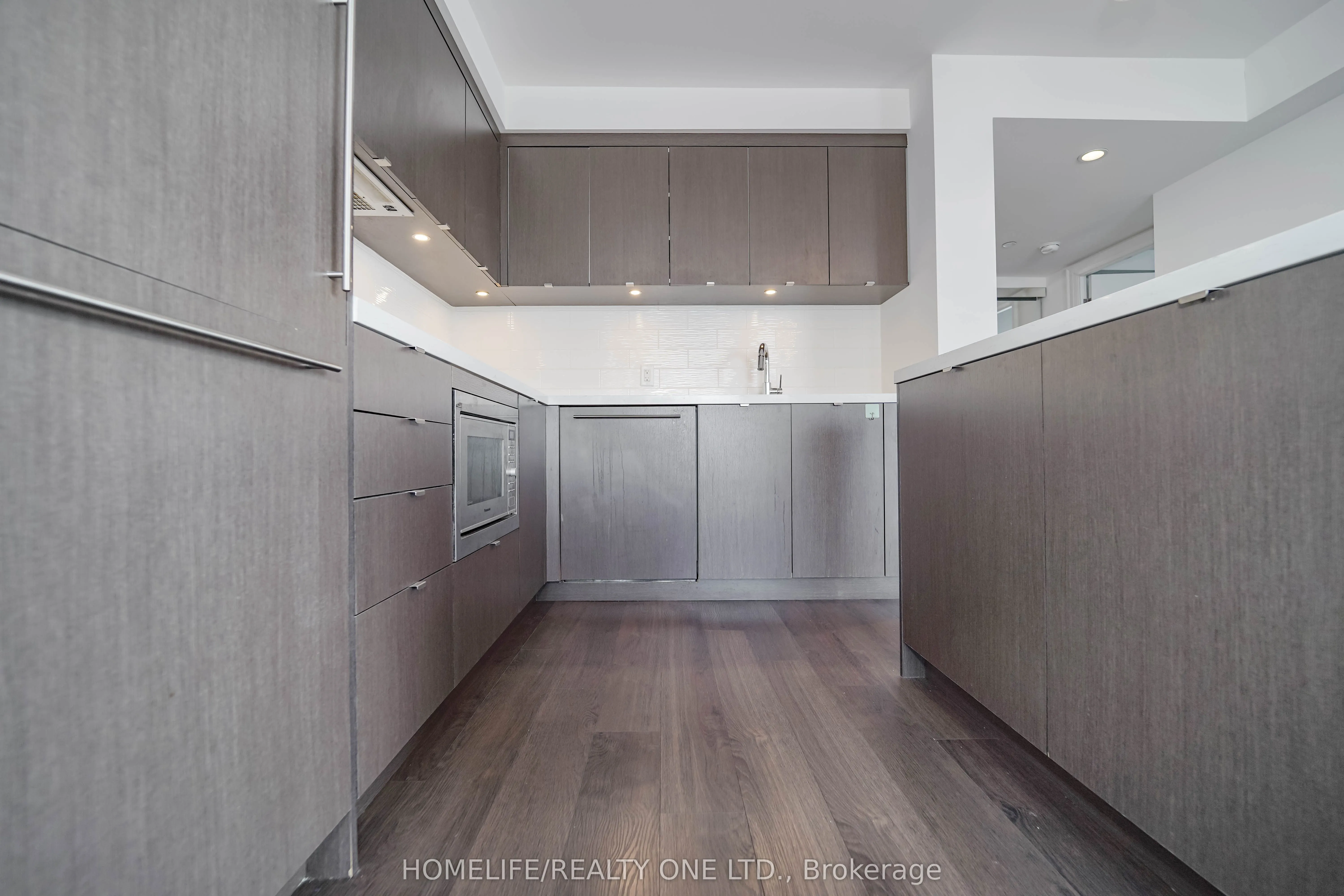 155 Yorkville Avenue, #2915